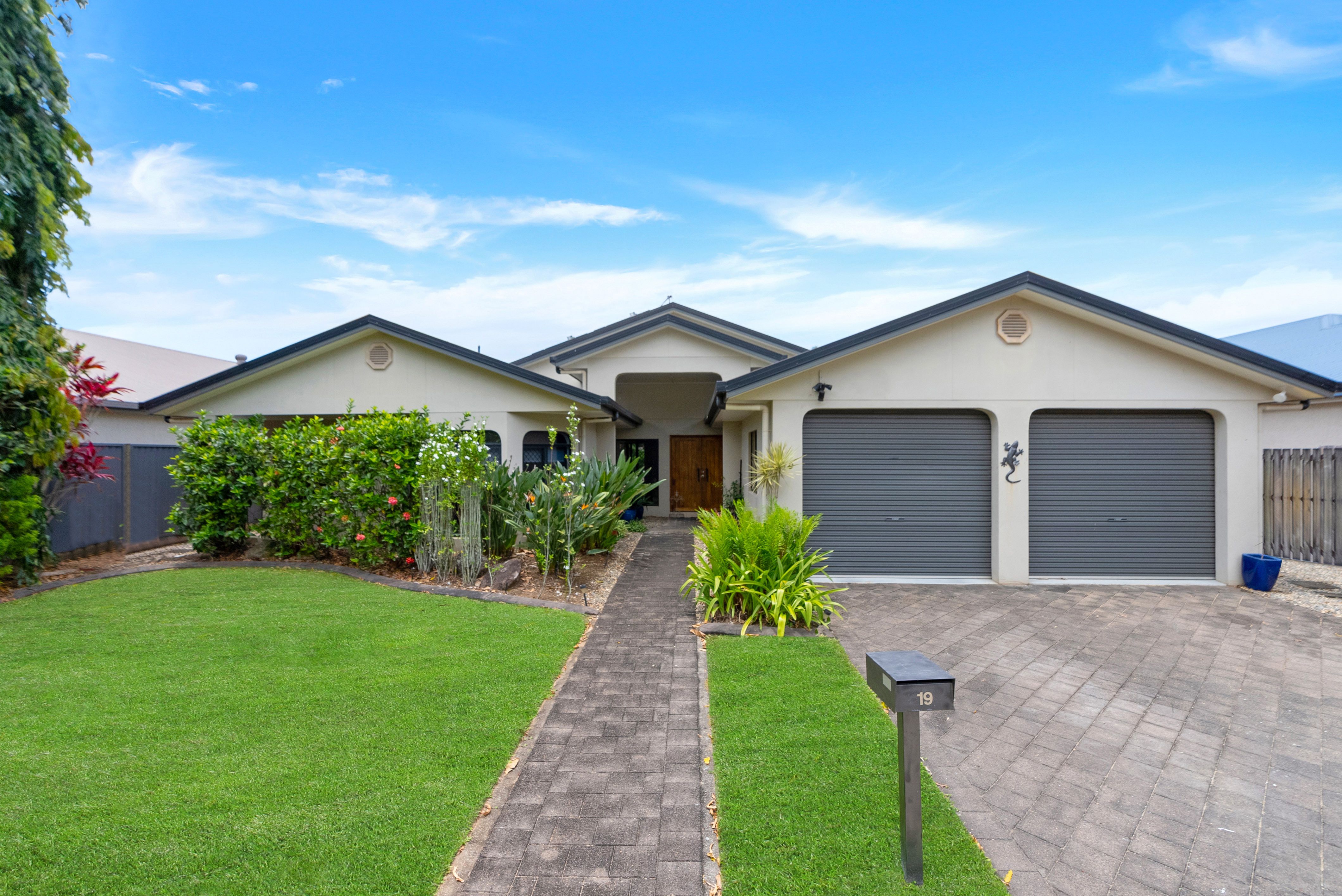 19 Bulba Street, Caravonica, QLD 4878