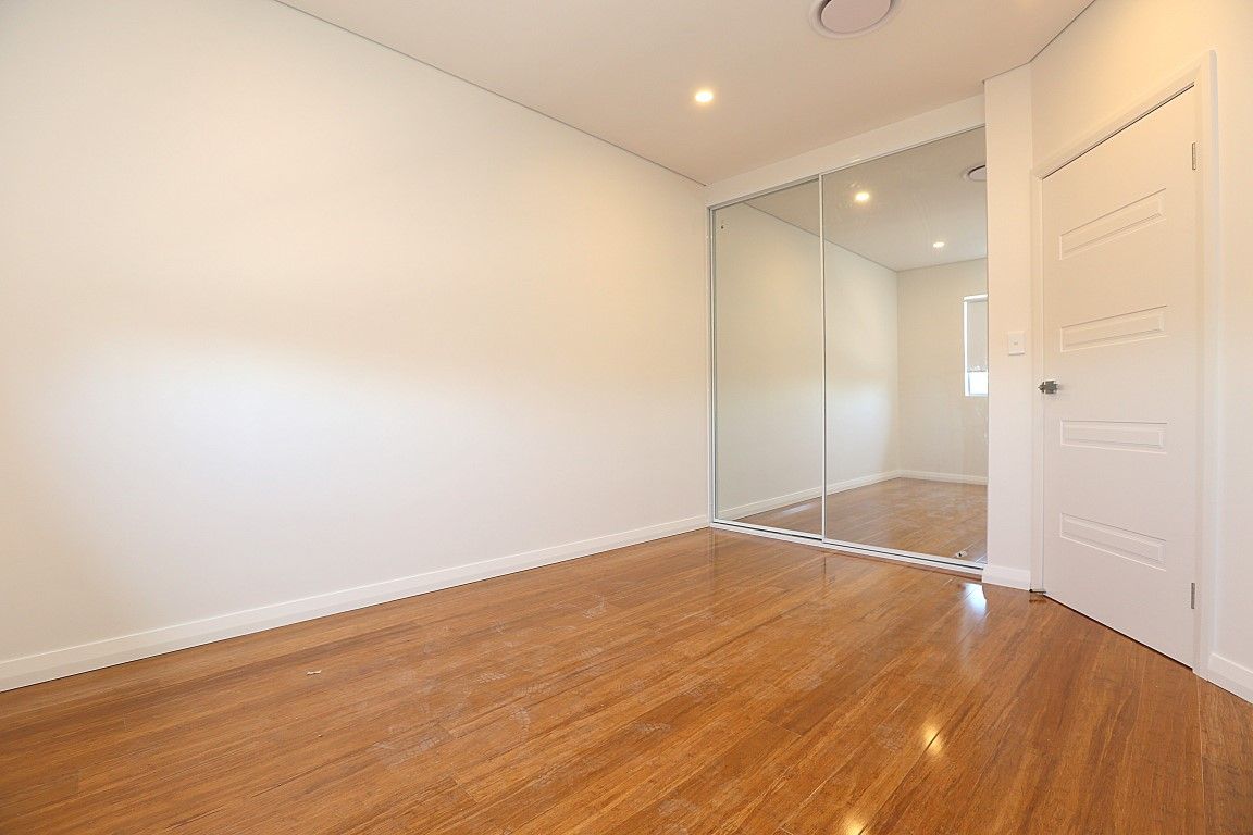14F Glassop Street — photo 10 of 10