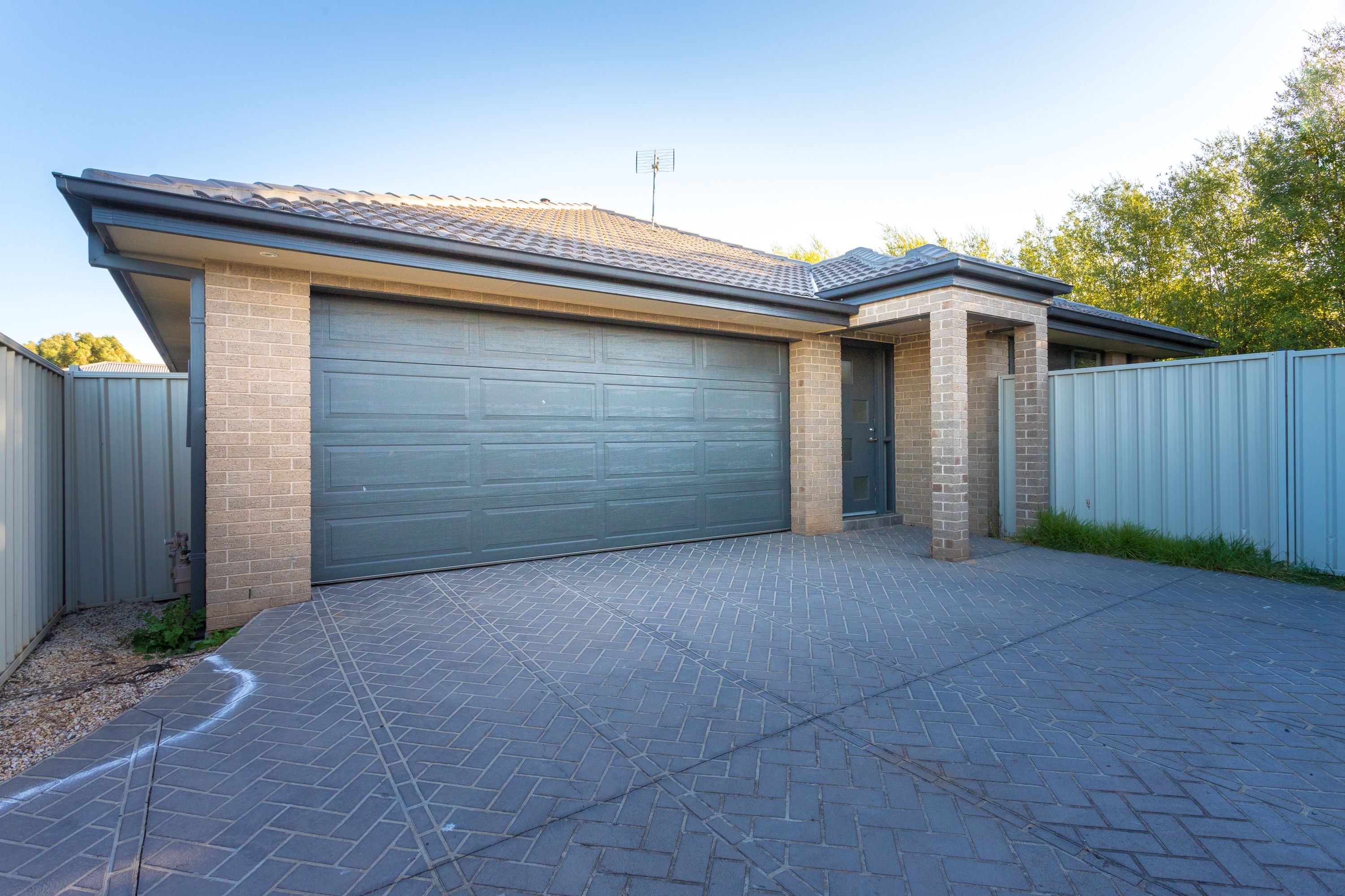7 Garnet Street