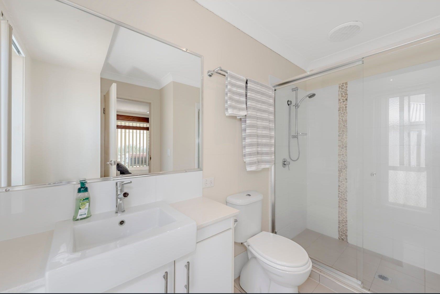 4 Ritz Drive — photo 8 of 18