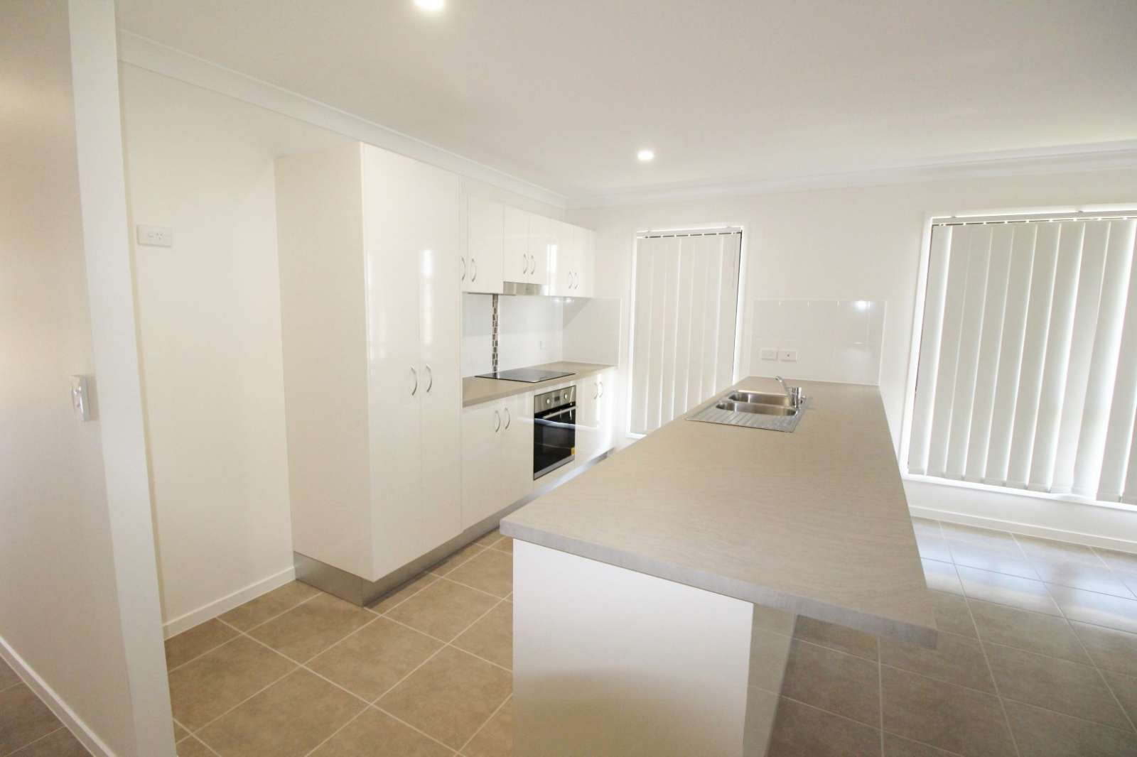 34 Fremont Street, Mount Low, QLD 4818