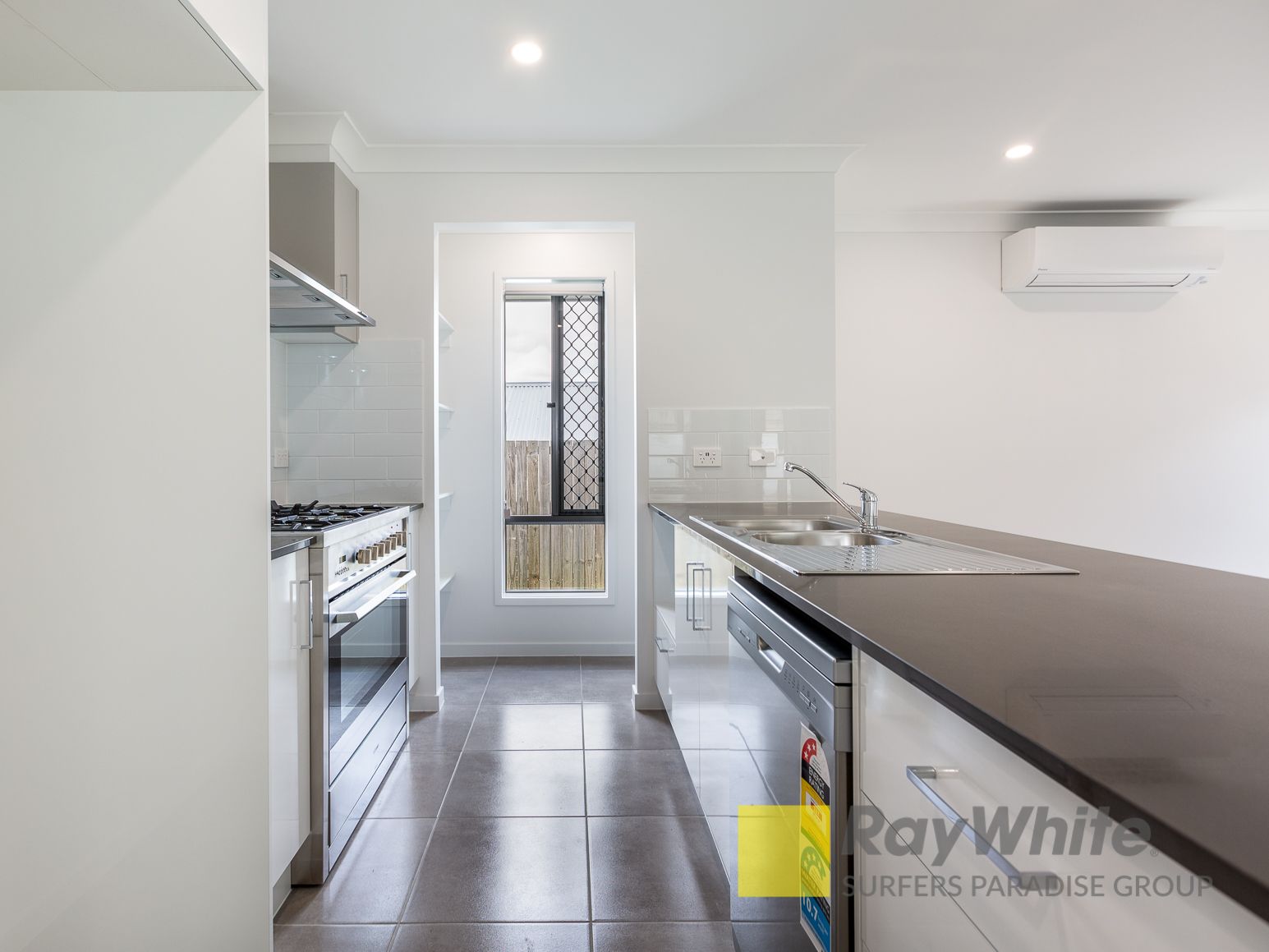 6 Midnight Crescent, SPRING MOUNTAIN, QLD 4300