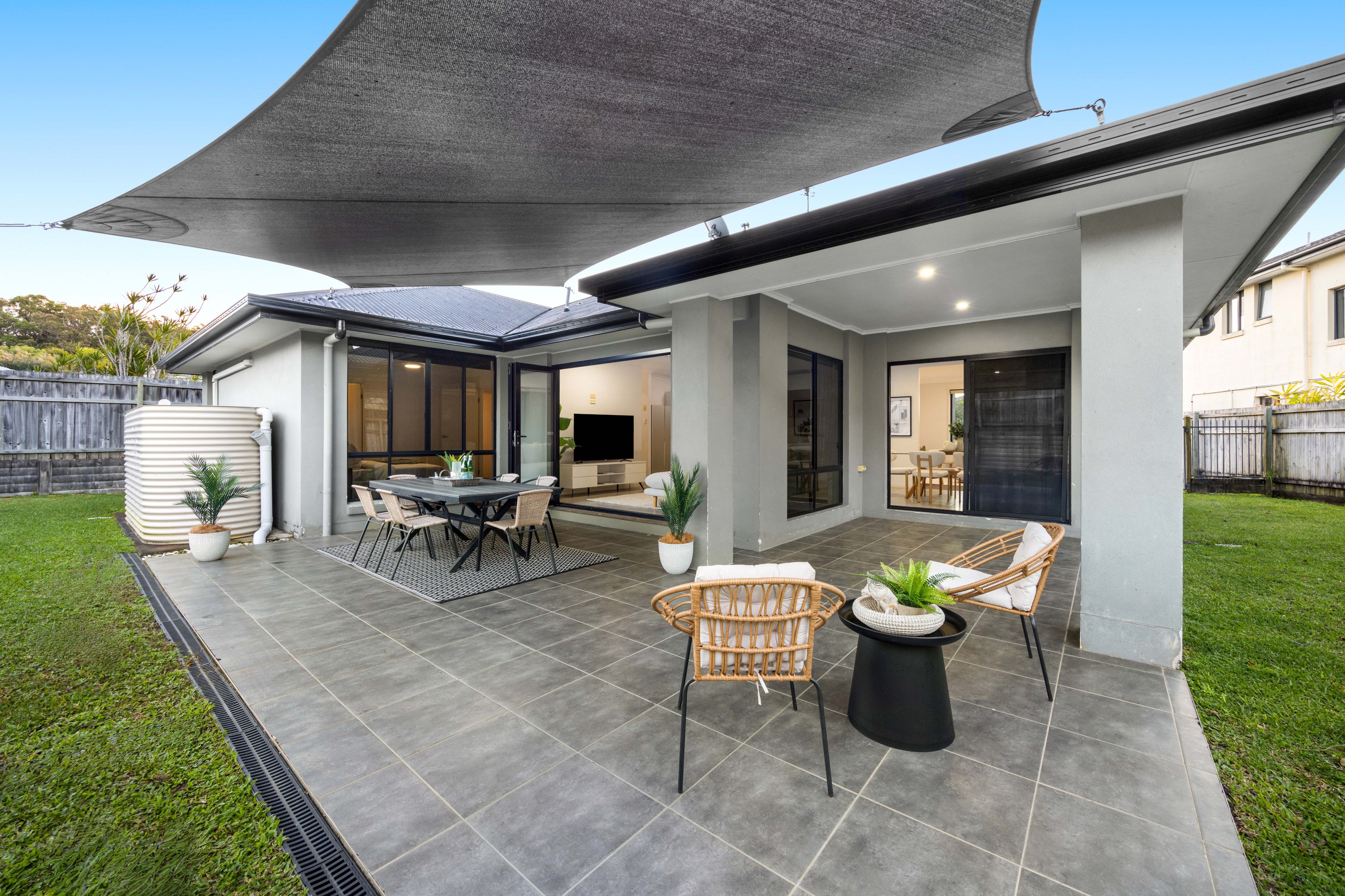 25 Hillview Crescent, Little Mountain, QLD 4551