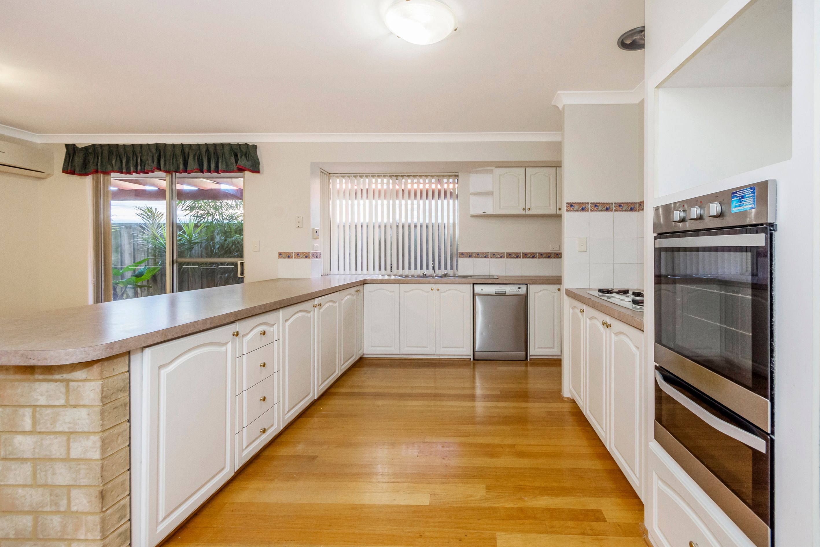 21 Ritchie Drive, Rockingham, WA 6168