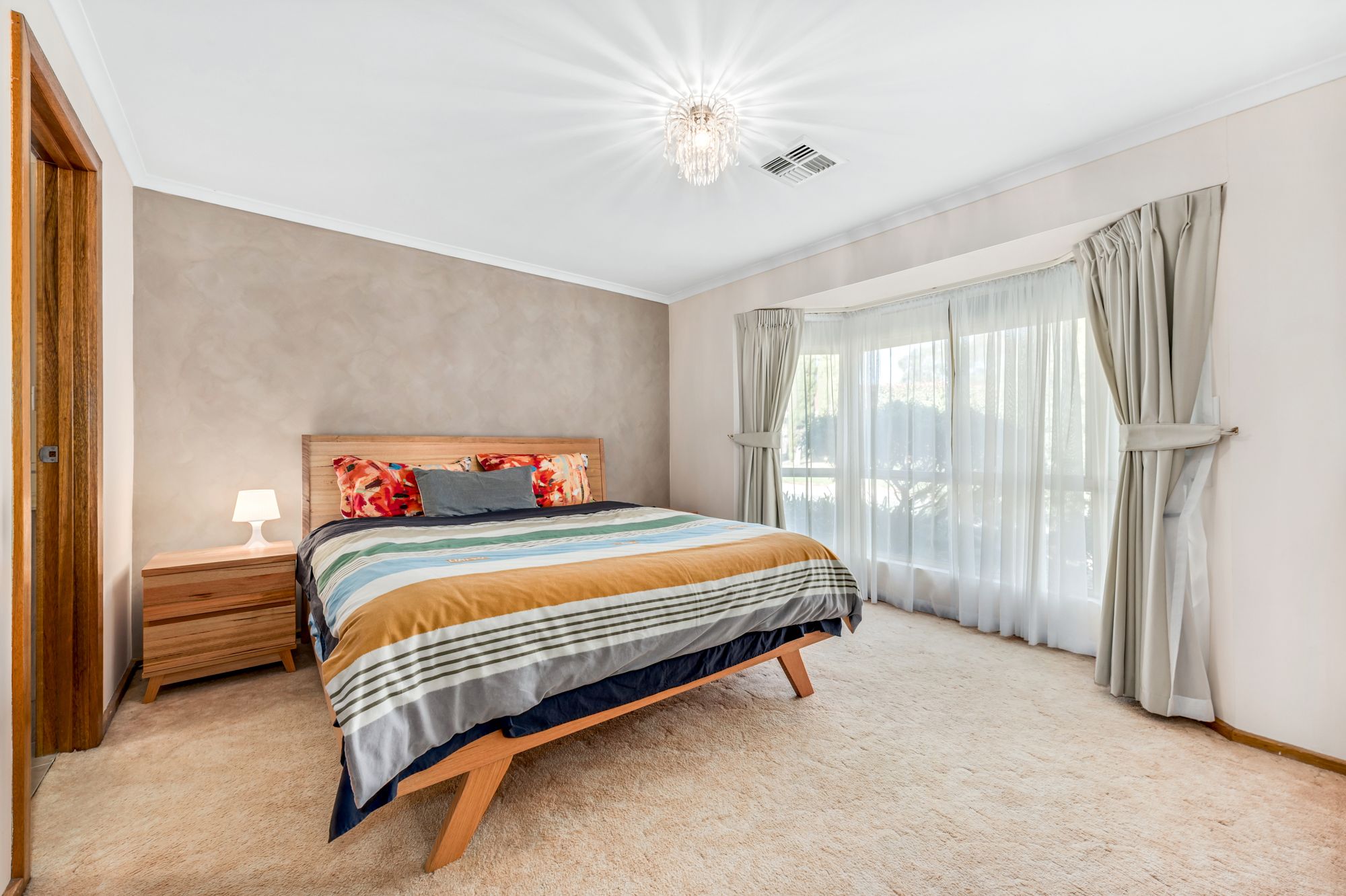 8 Knightsbridge Court, Happy Valley, SA 5159