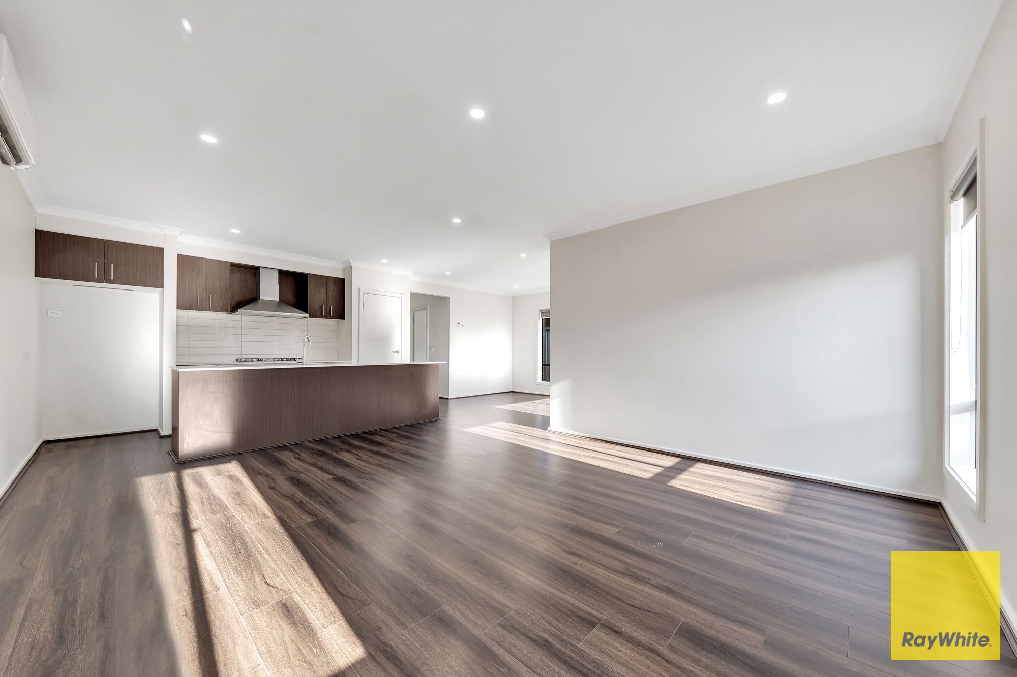 16 Bledisloe Street — photo 7 of 11