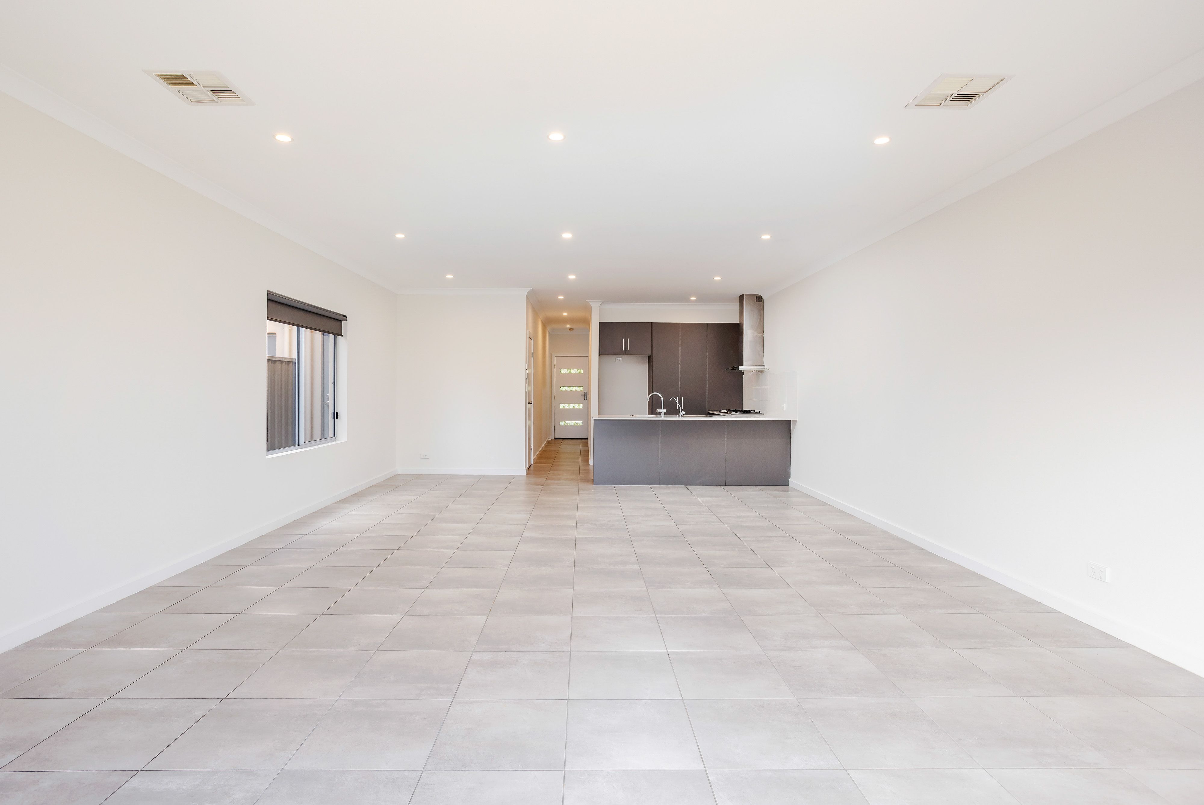 20 Walter Avenue — photo 3 of 12
