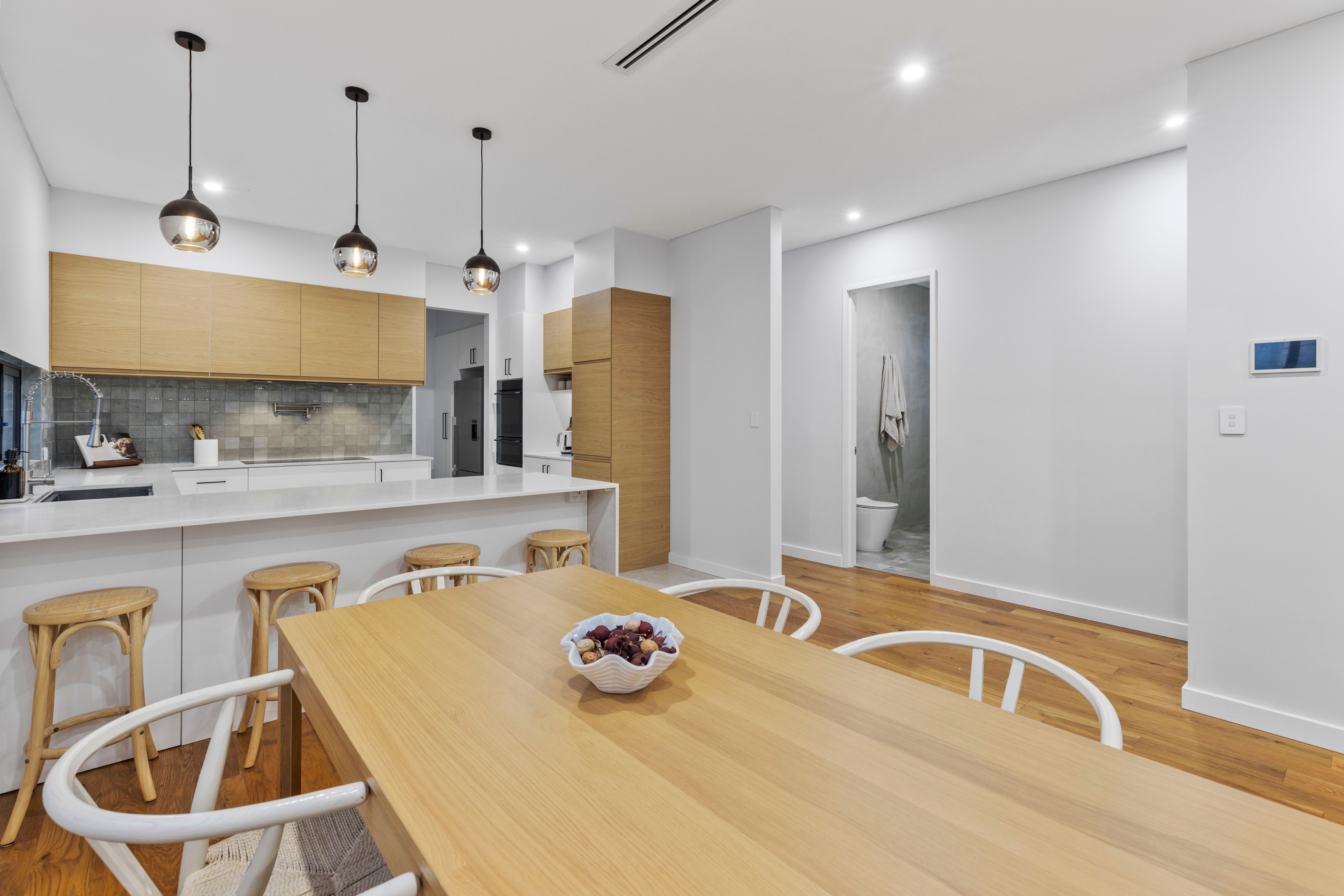 5 Addison Way — photo 7 of 24