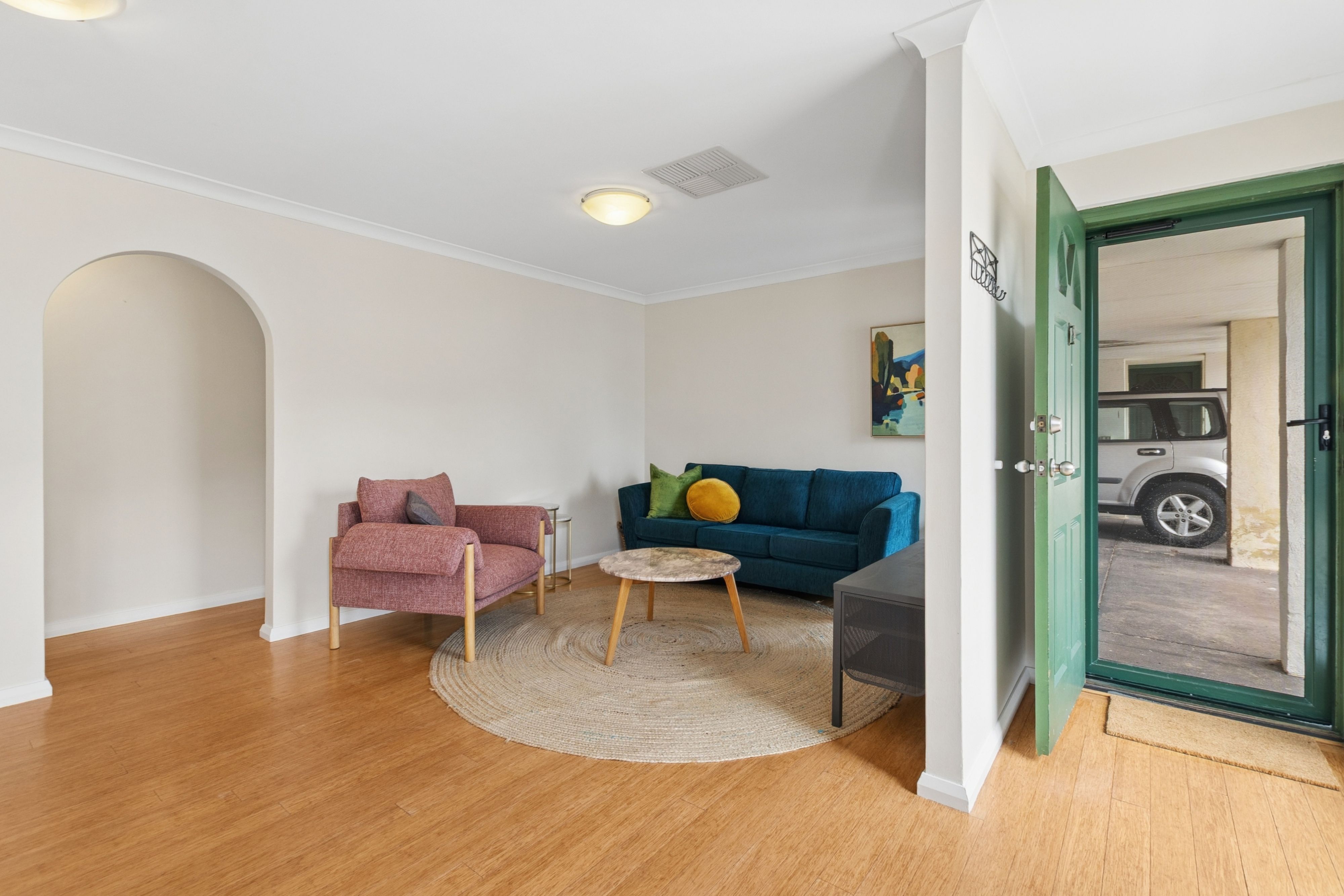2/71 Kelvin Street — photo 3 of 23