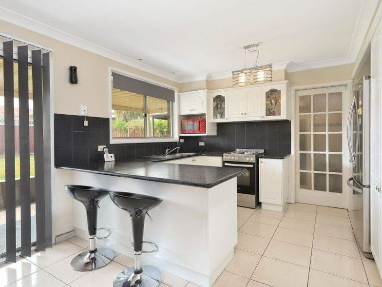 44 Olliver Crescent, St Clair, NSW 2759
