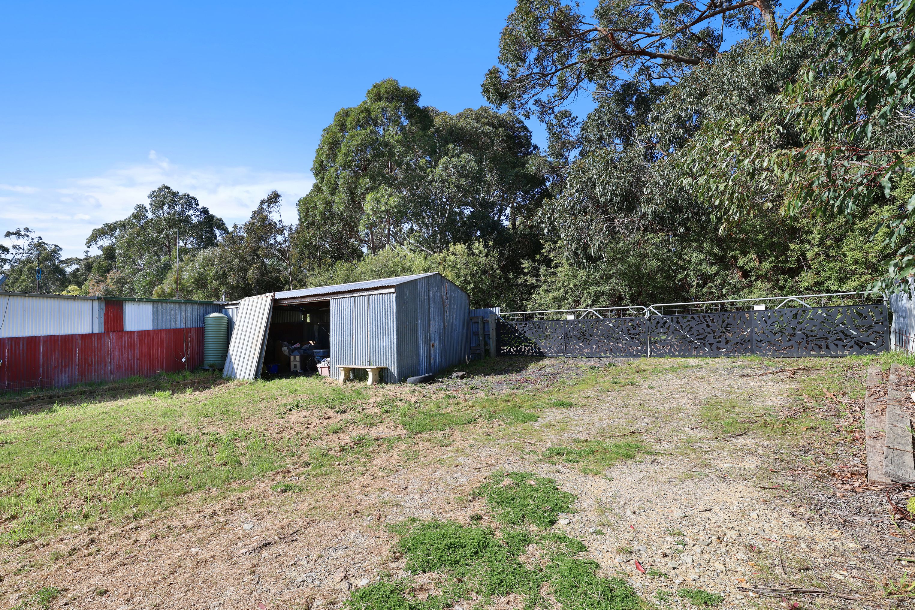29 Whitelaw Street — photo 14 of 16
