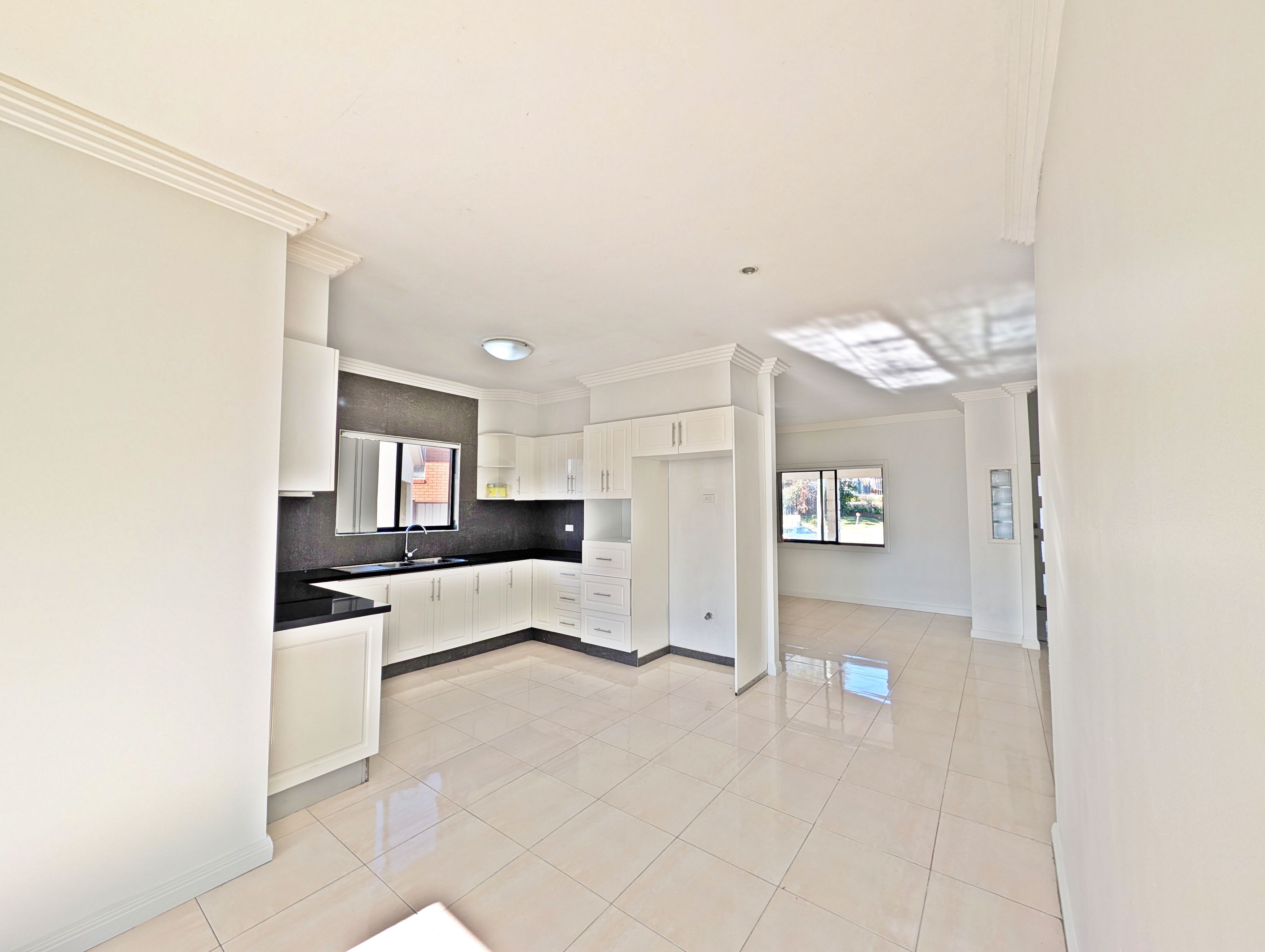 24 Sutherland Street — photo 8 of 13