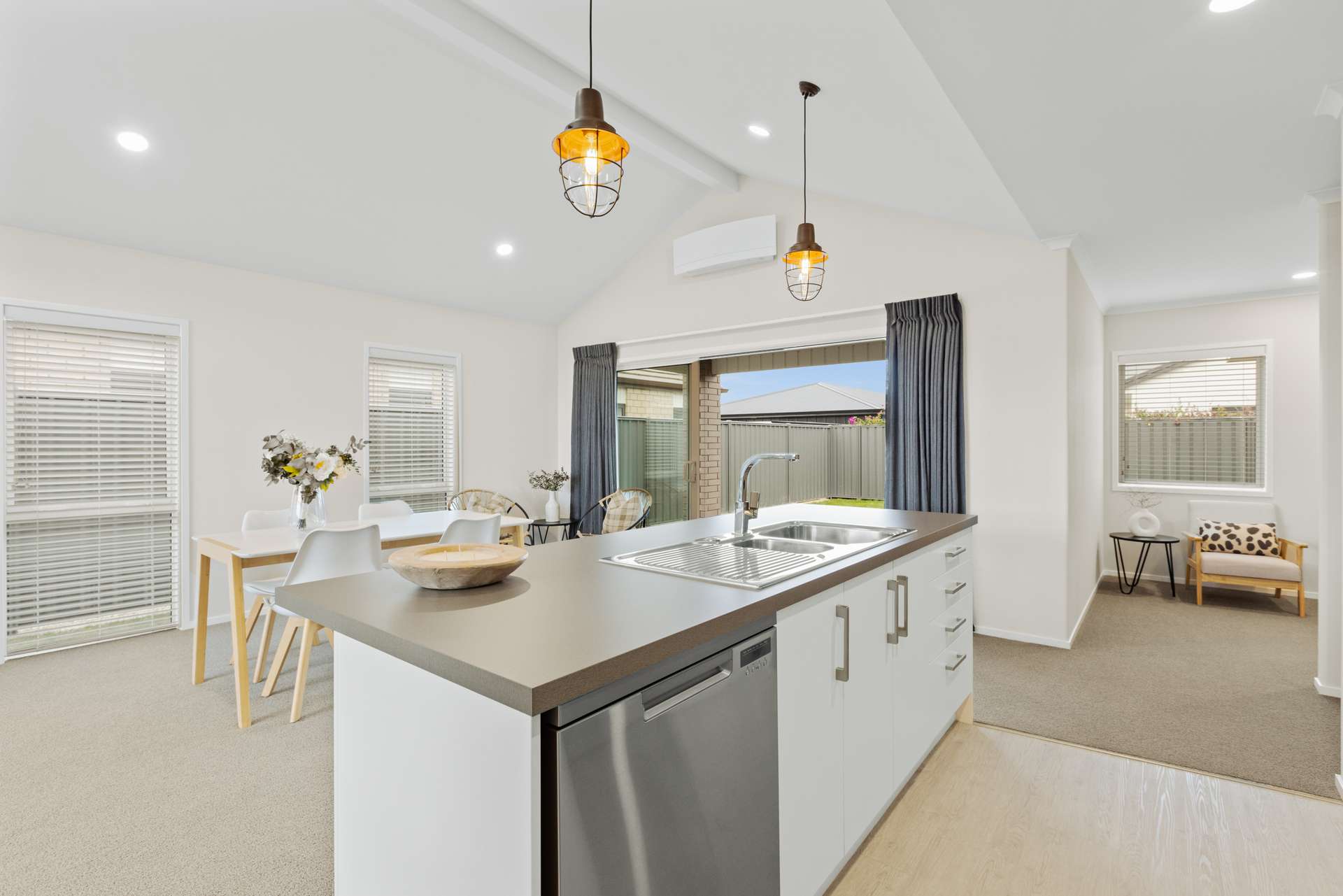 64 Eriksen Road photo 4