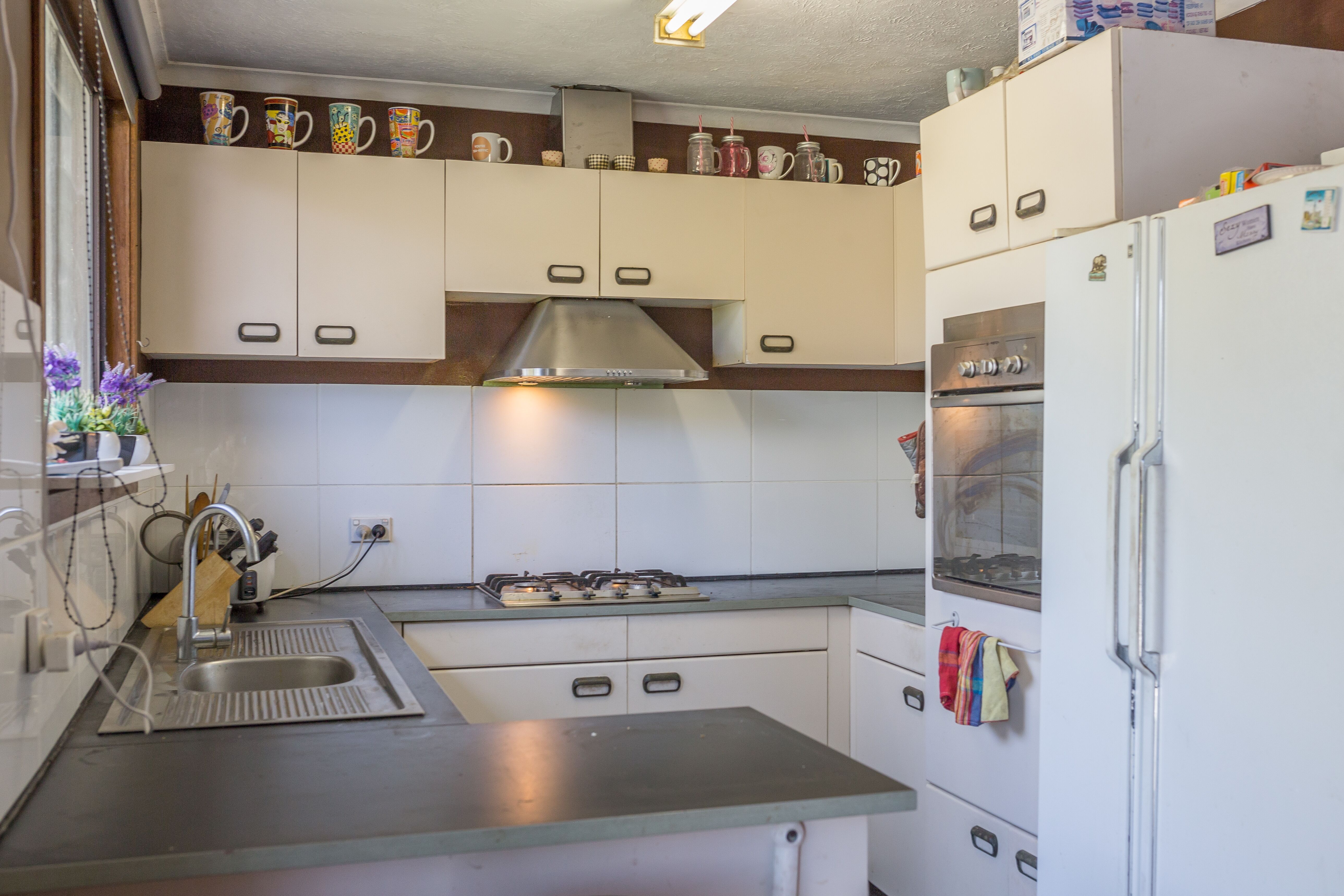 33 Warana Avenue, Southport, QLD 4215