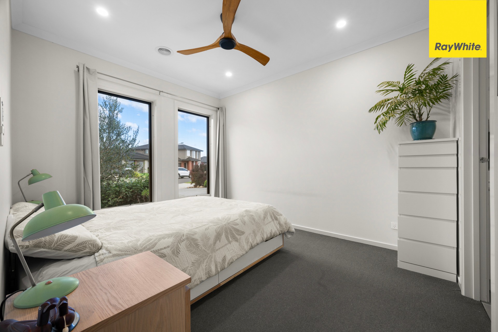 10 Moroka Avenue, WEIR VIEWS, VIC 3338