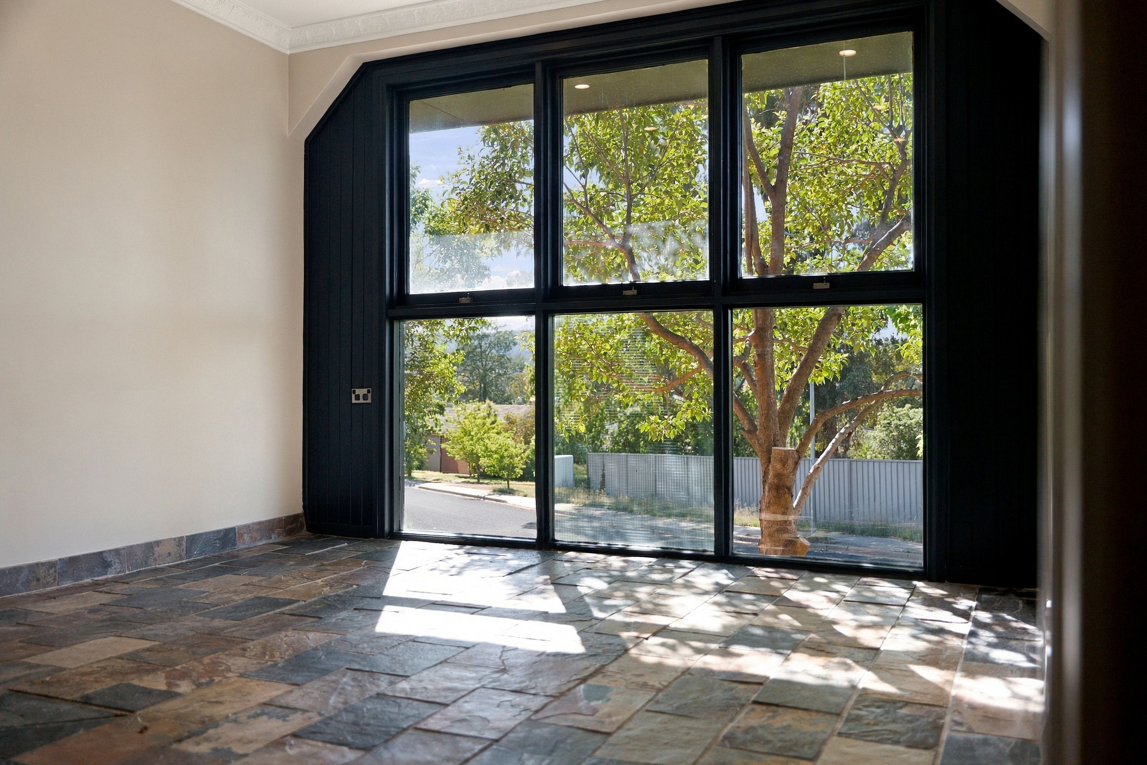 31 Waratah Street — photo 8 of 23