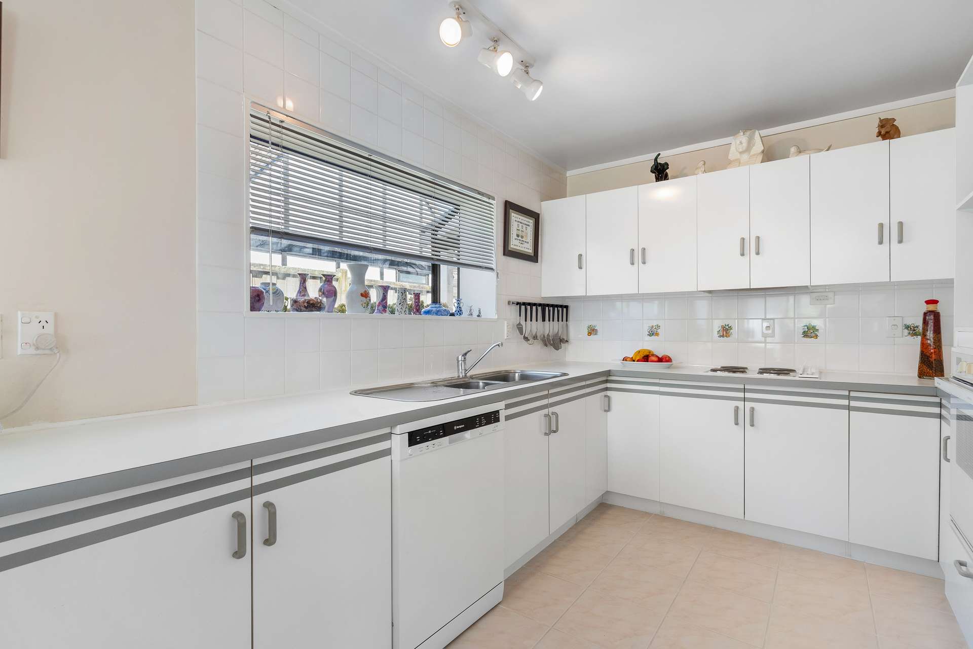 175 Carnoustie Drive photo 4