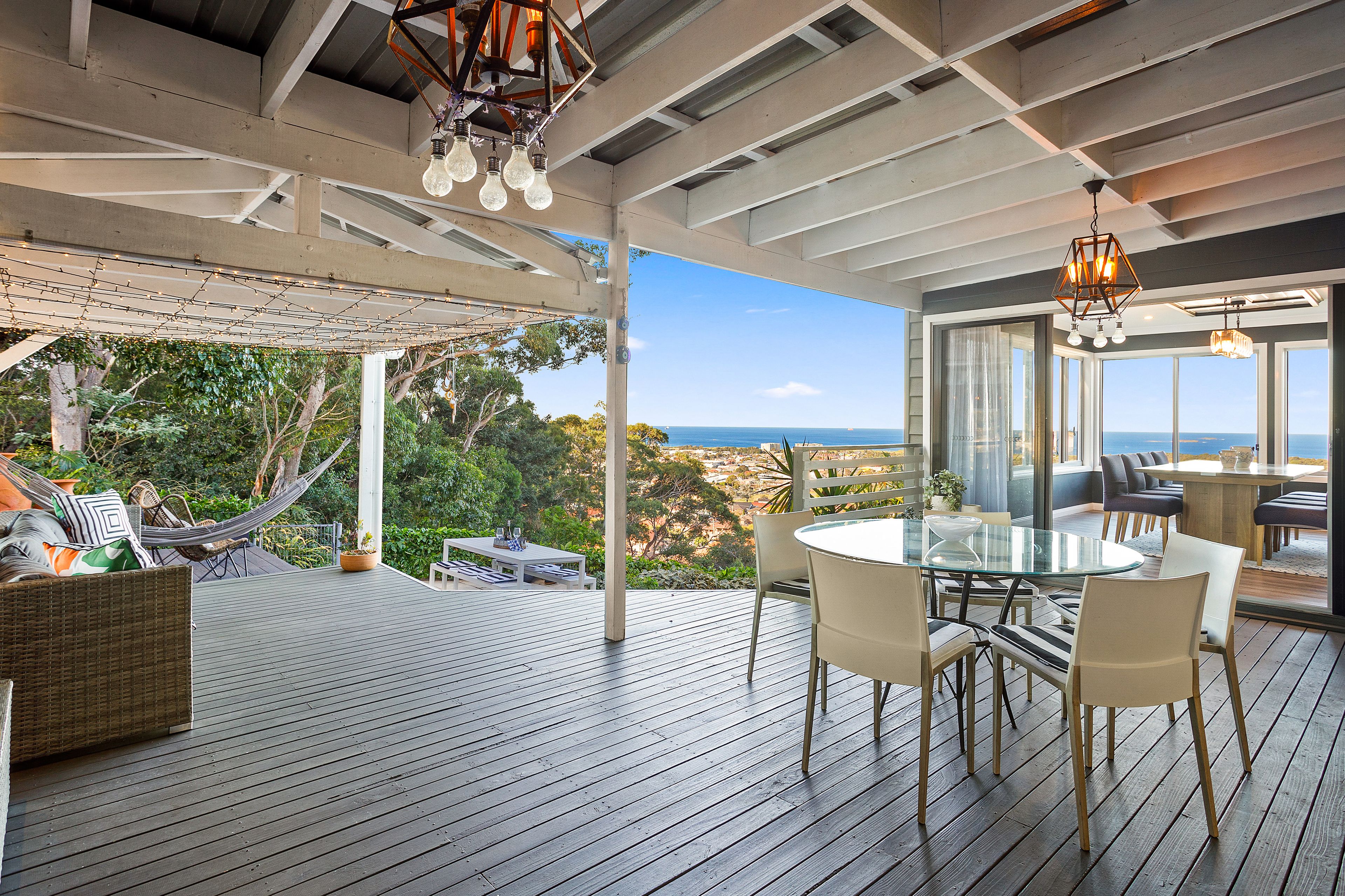 10 Robwald Avenue, Coniston NSW 2500