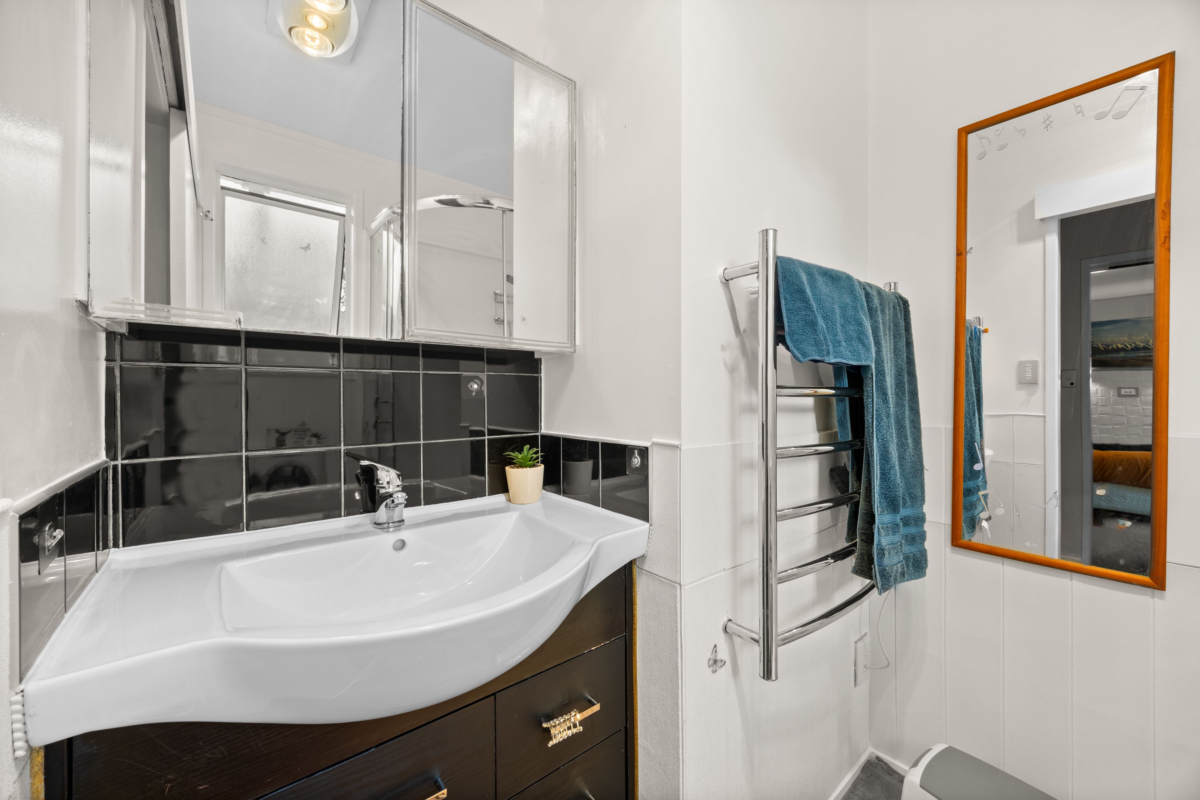 274 Forest Hill Road, Waiatarua, Waitakere City