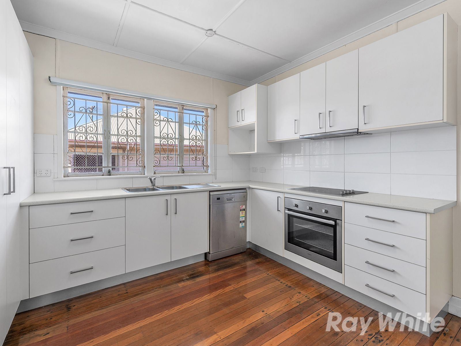 160 Edinburgh Castle Road, Wavell Heights, QLD 4012