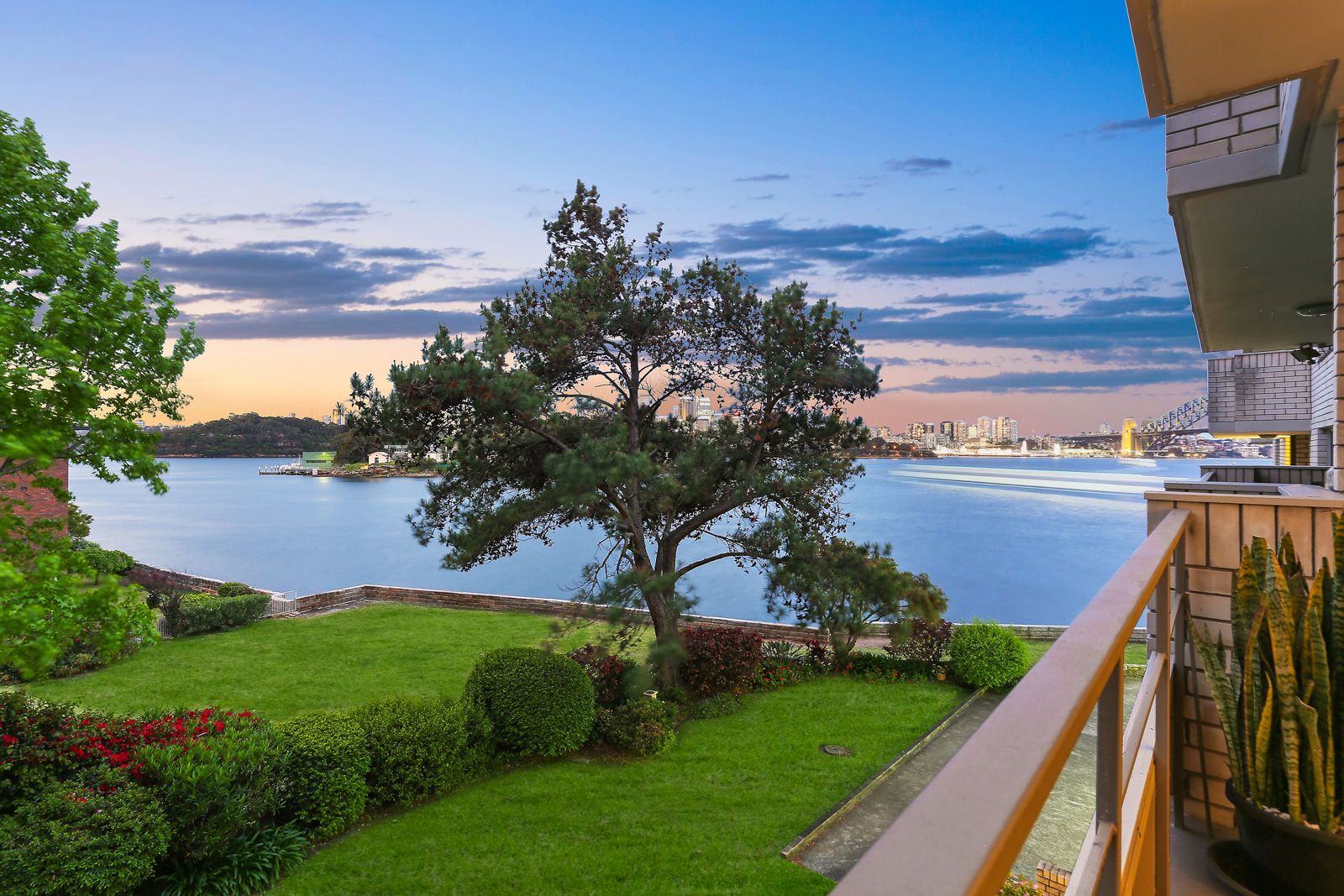 8 Lookes Avenue, Balmain East NSW 2041
