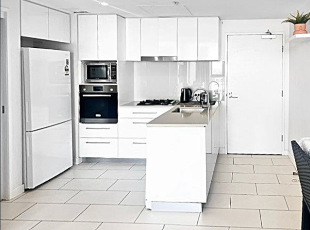 2042/16 Hamilton Place — photo 6 of 15