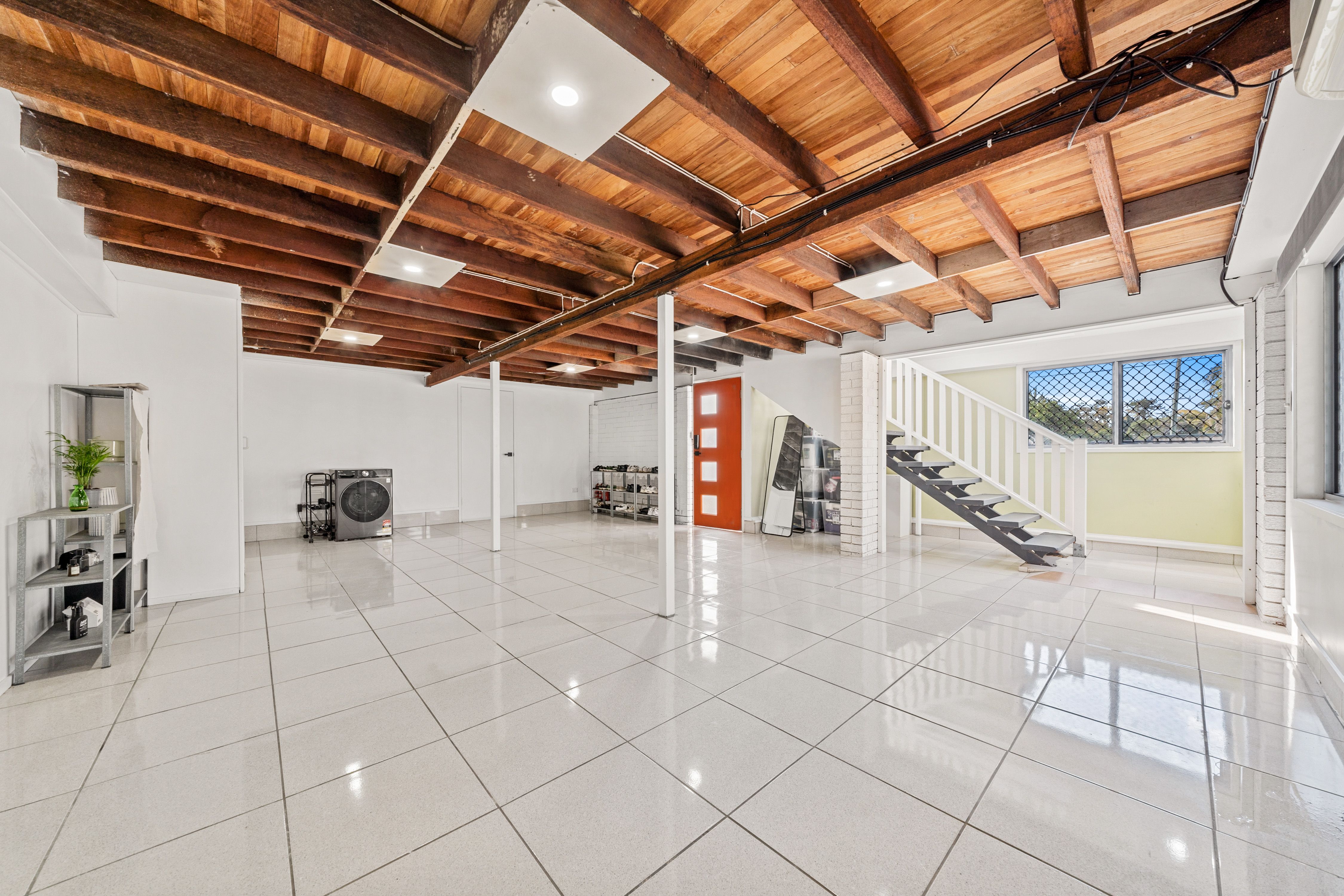 27 MacArthur Crescent — photo 13 of 20