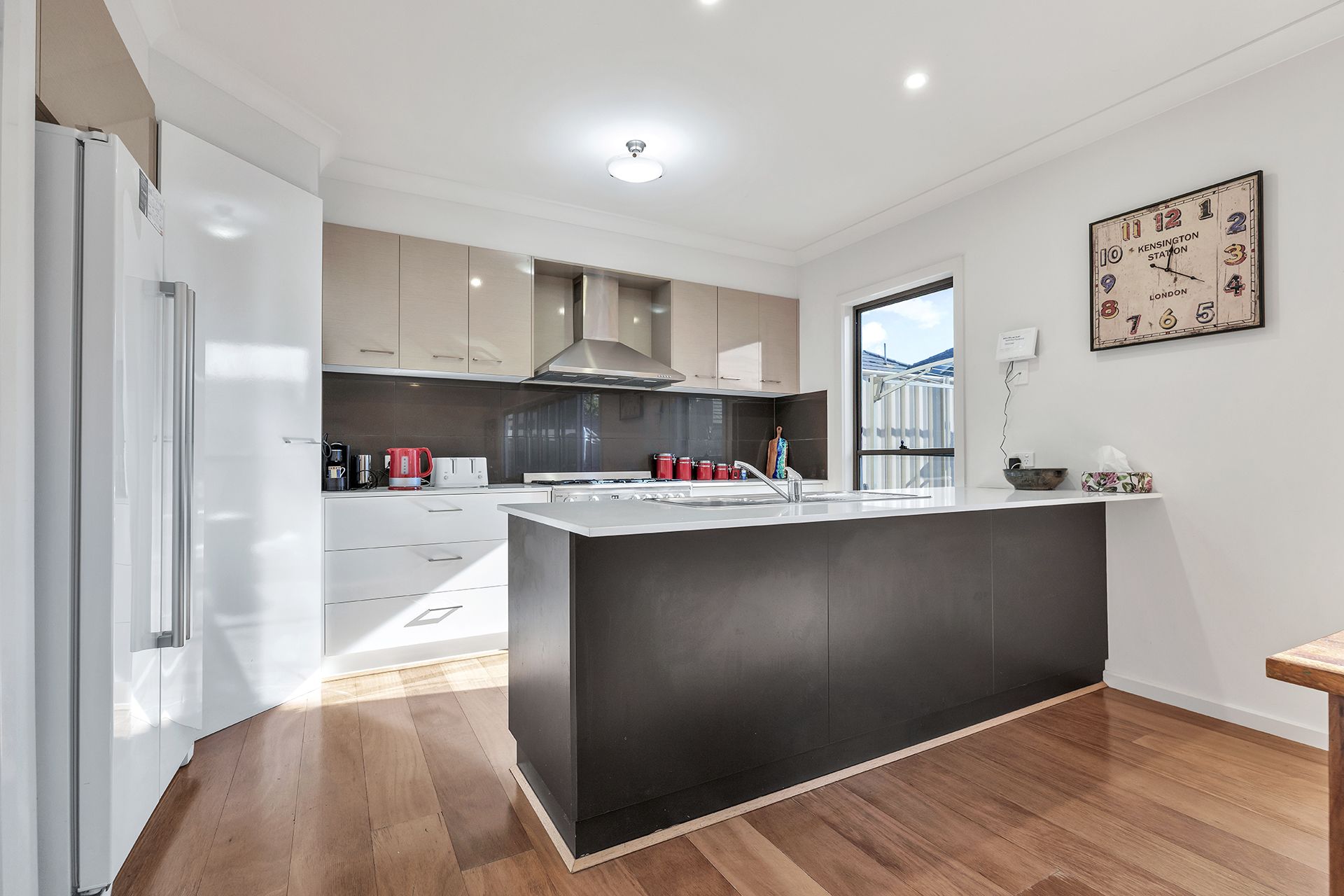212 McKinlay Street — photo 6 of 23