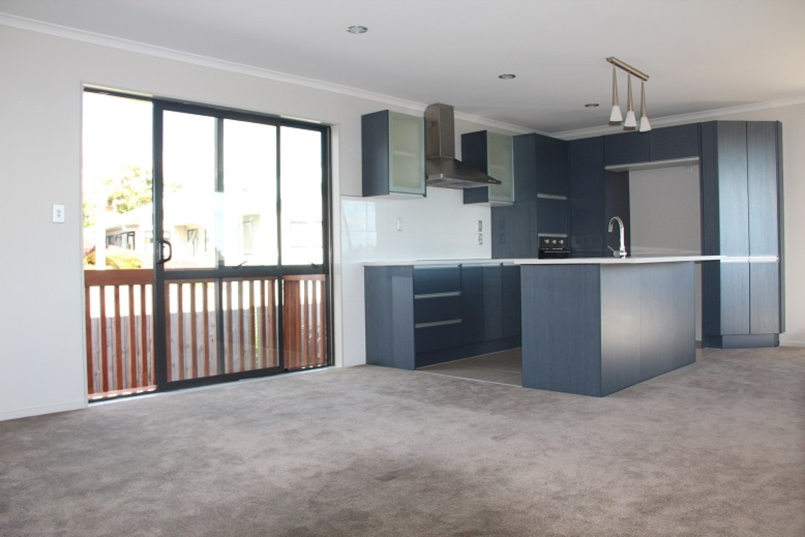 11 Hogans Road, Glenfield, North Shore City