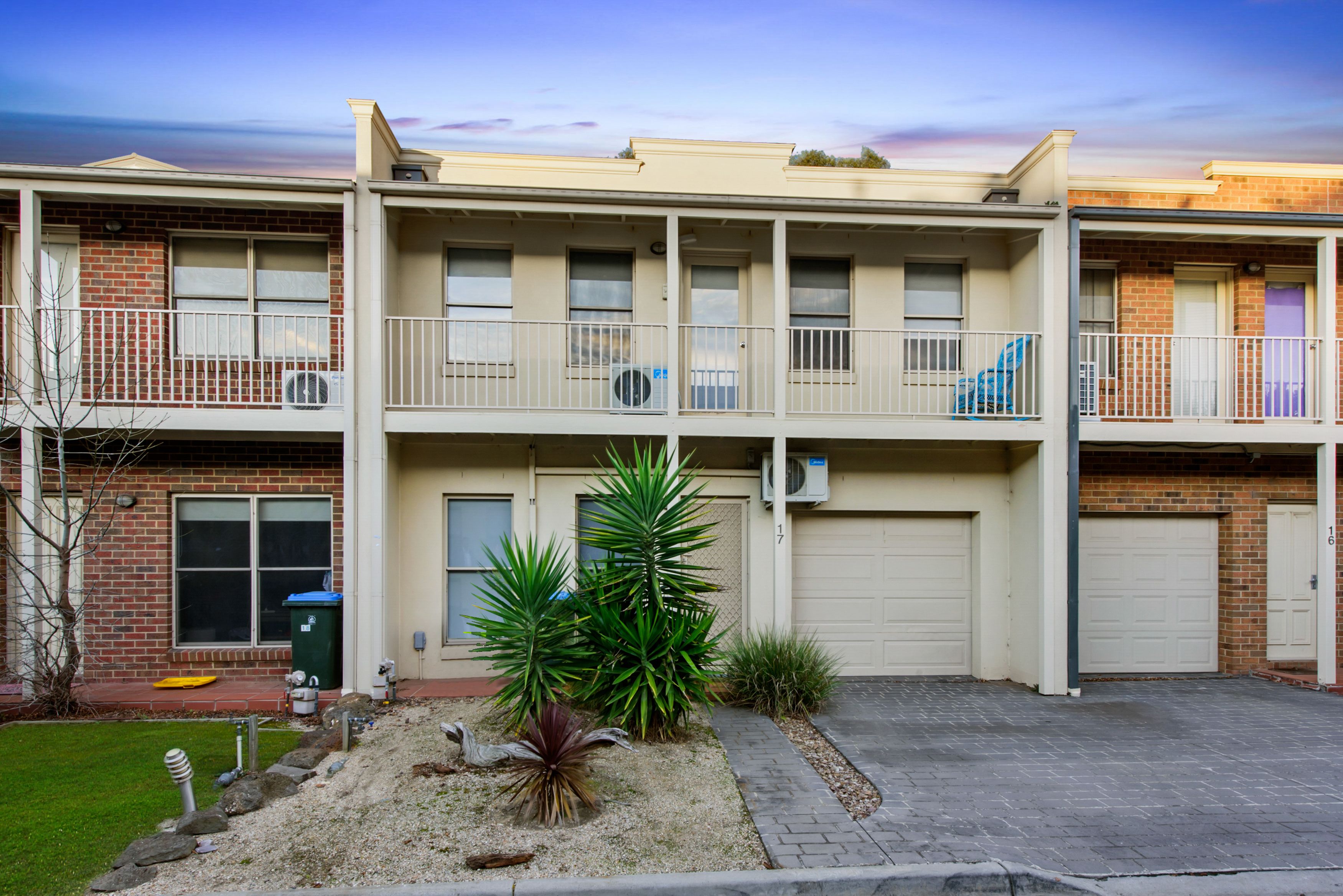 14 Mickleton Grove, Point Cook VIC 3030