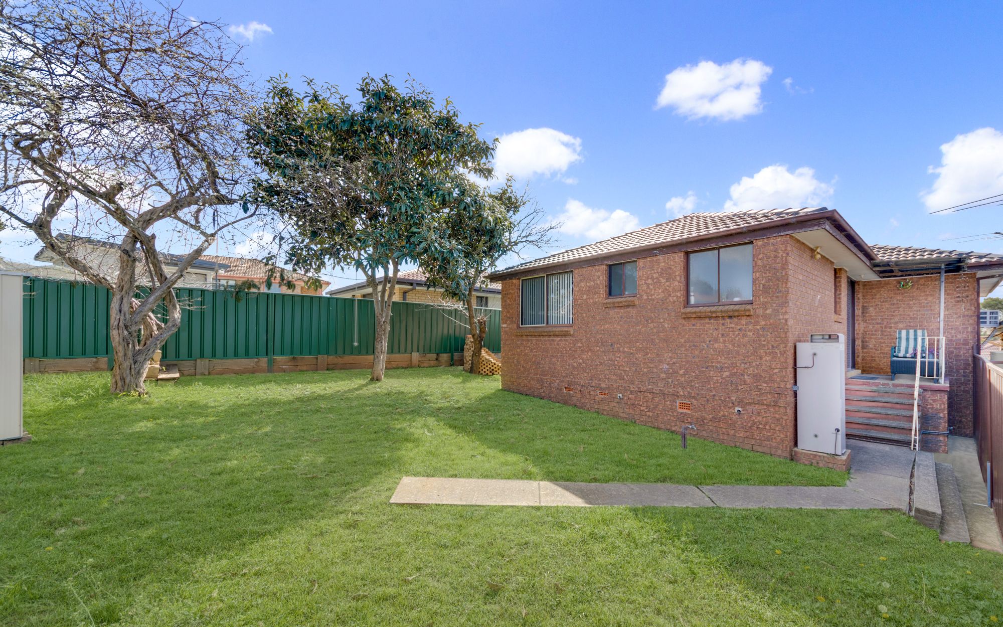 7 & 7a Roderigo Close, Rosemeadow, NSW 2560