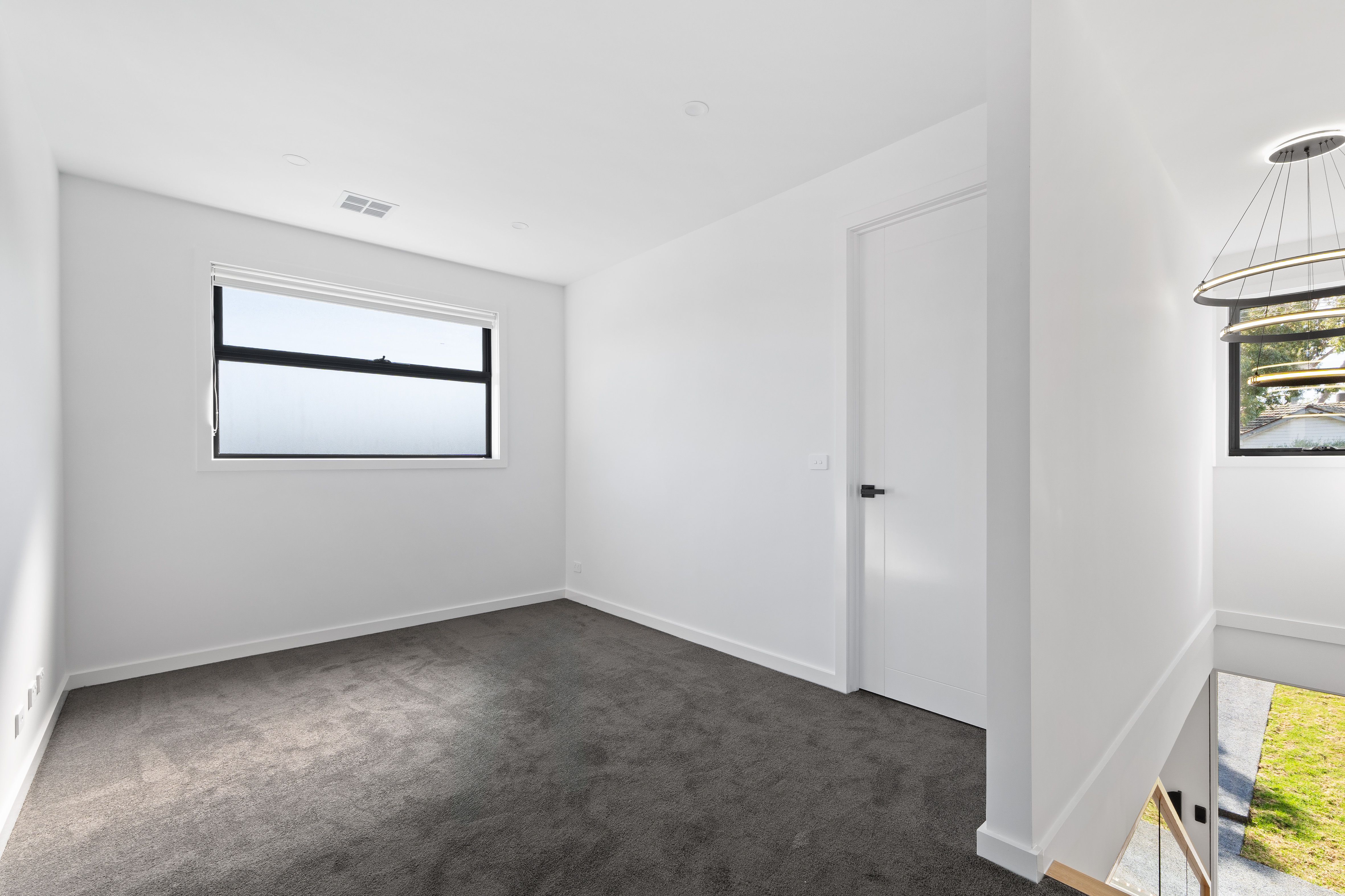 1/3 Munro Street — photo 8 of 8