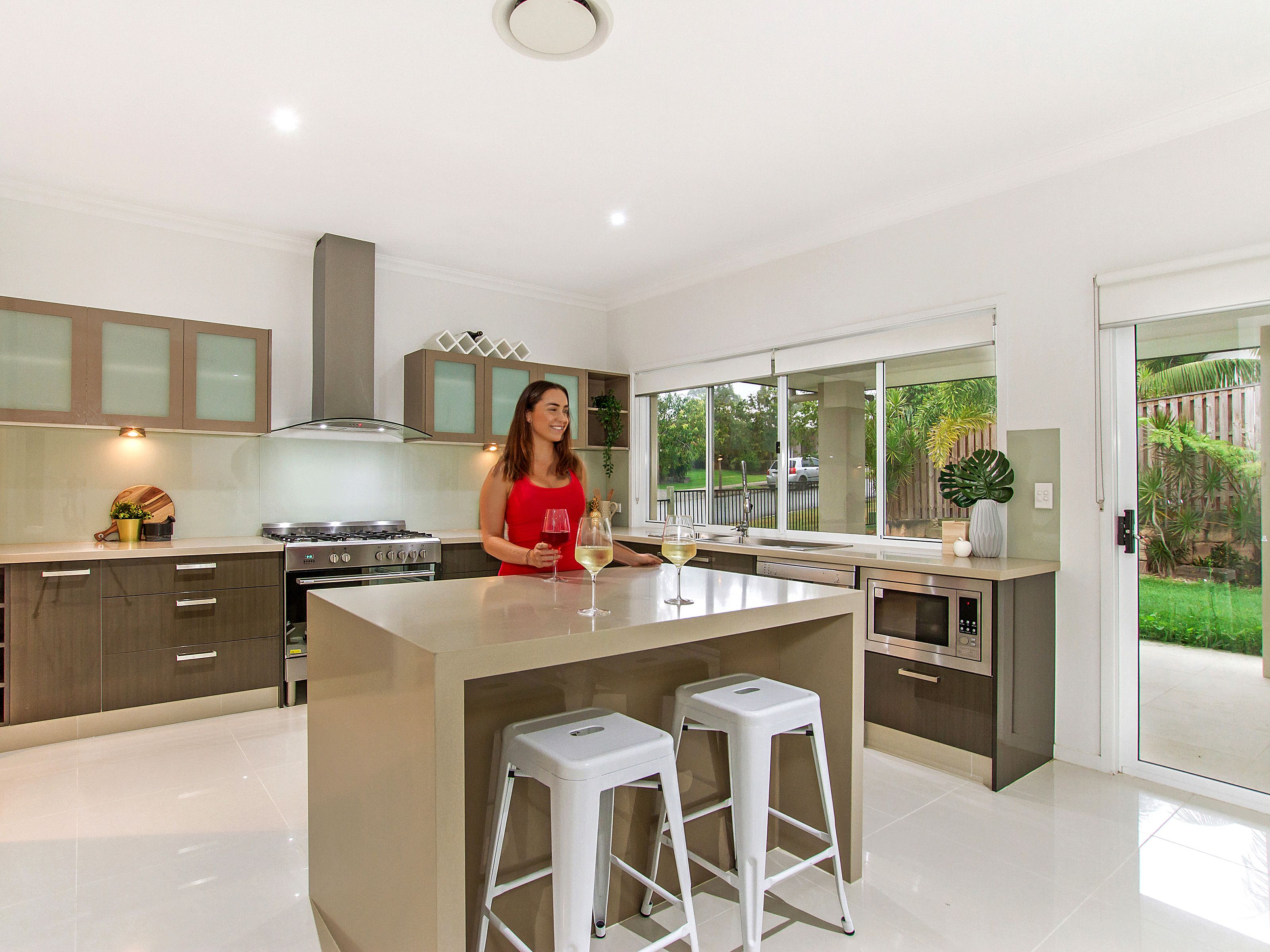 2 Greenvale Crescent, Maudsland, QLD 4210