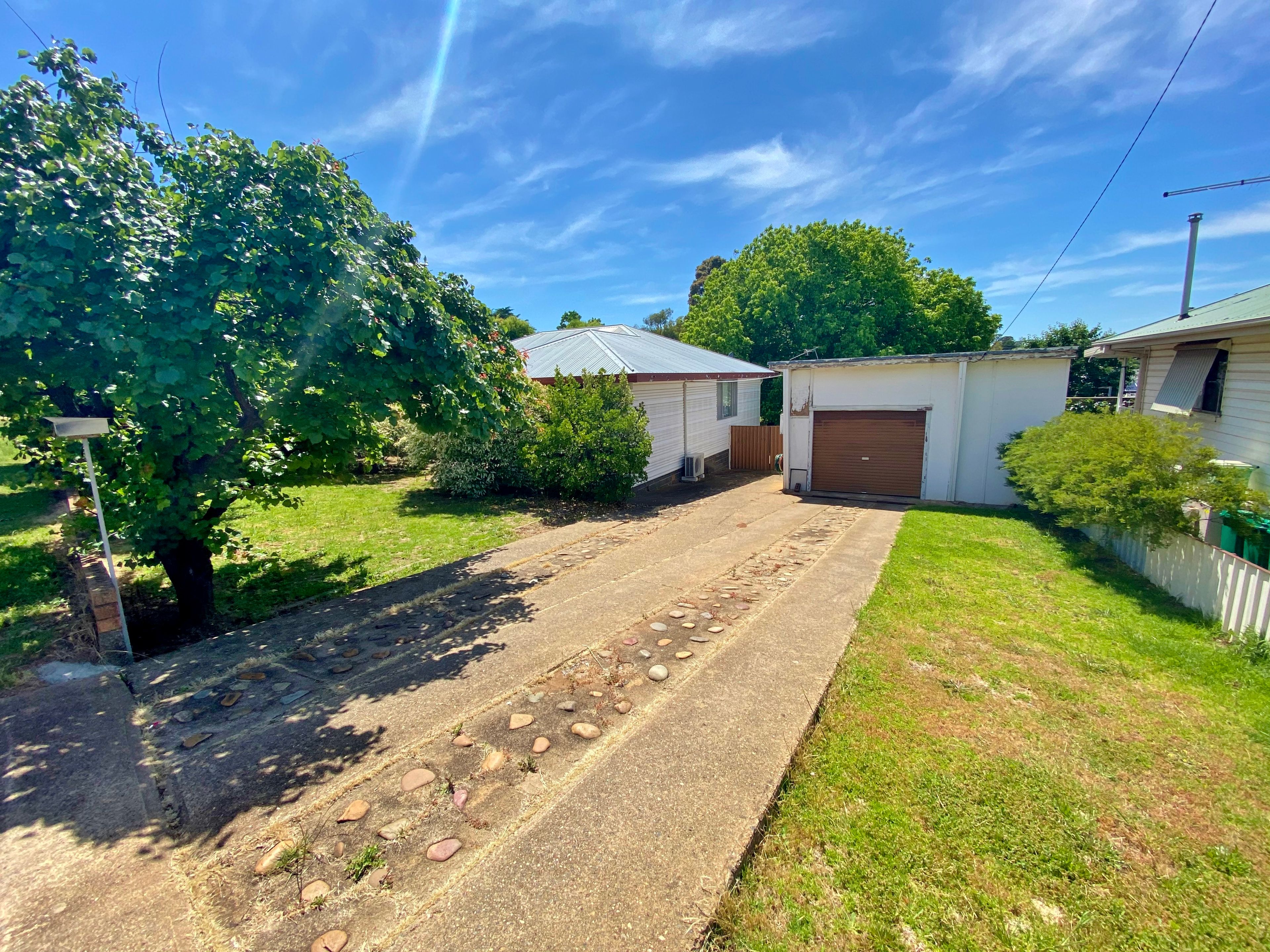 12 Lansdowne Street, Young, NSW 2594