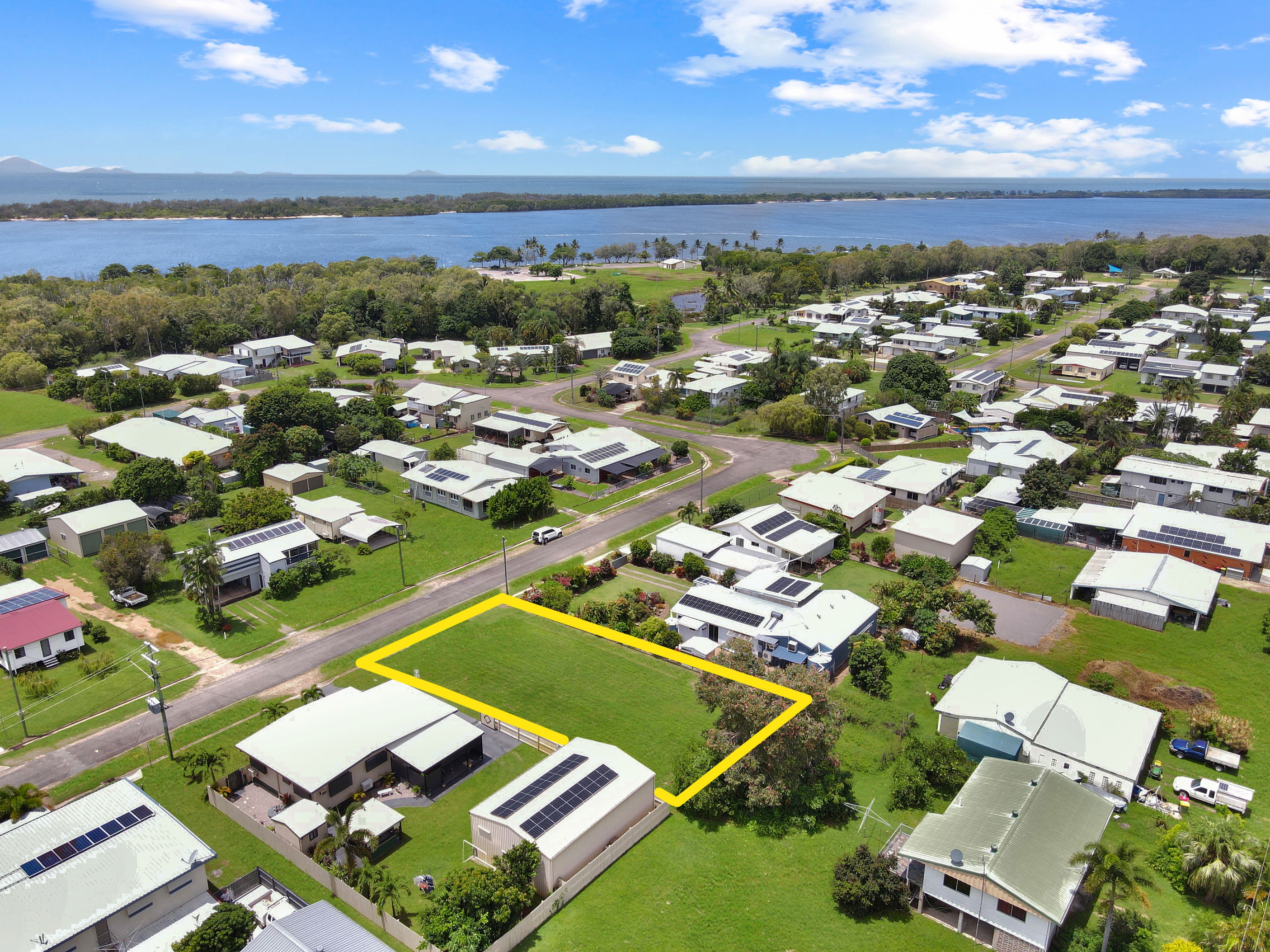 11 Barramundi Street, Taylors Beach, QLD 4850