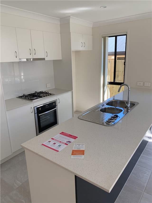 16 Daniell Close, Ripley, QLD 4306