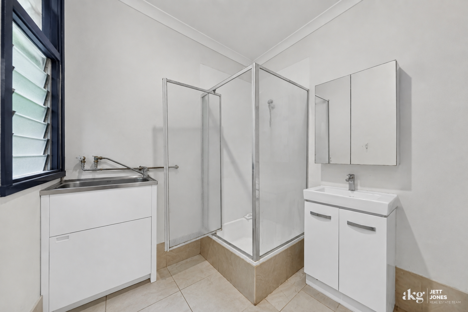 730 Kingston Road — photo 8 of 24