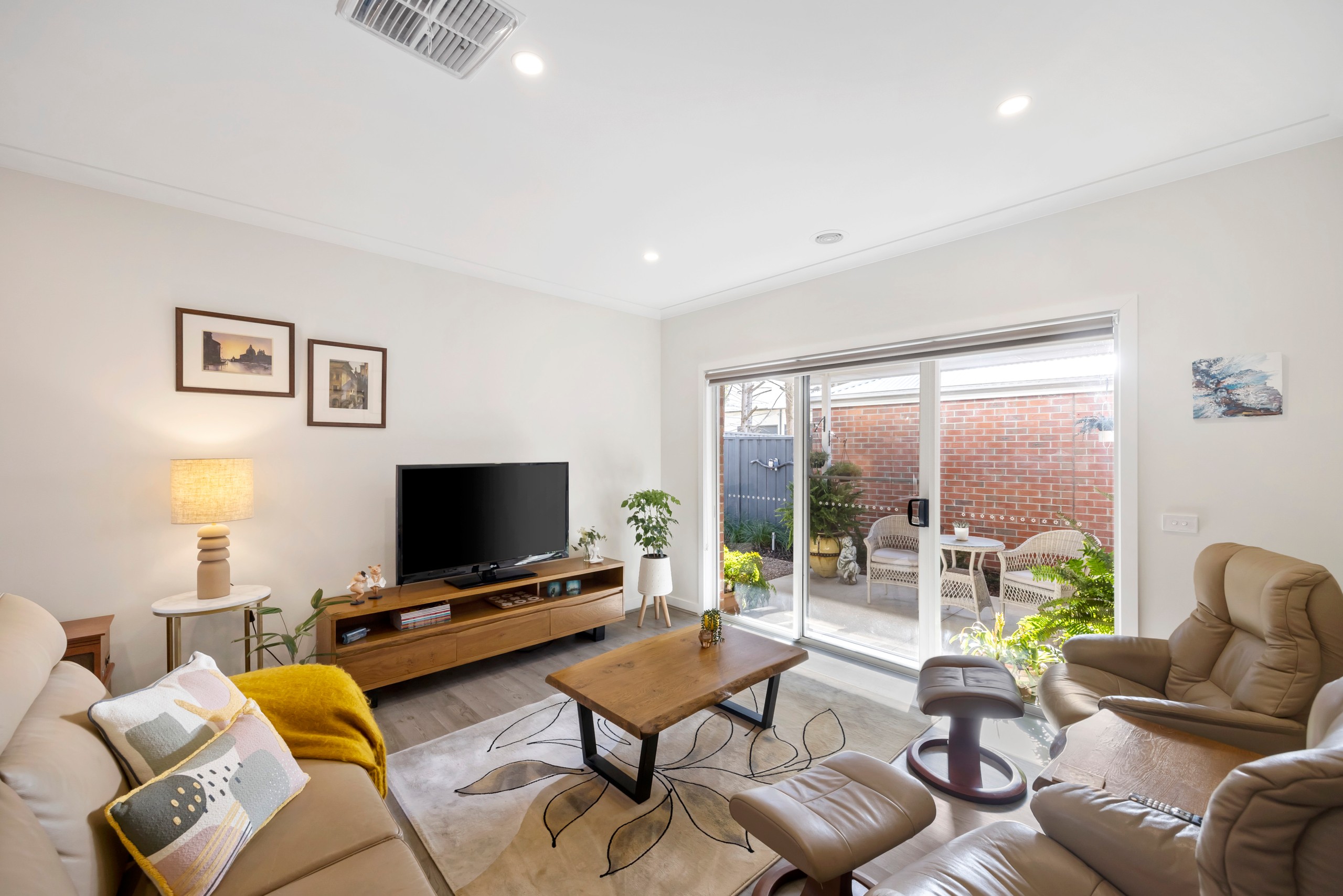 4/4 Gordon Crescent, Romsey, VIC 3434