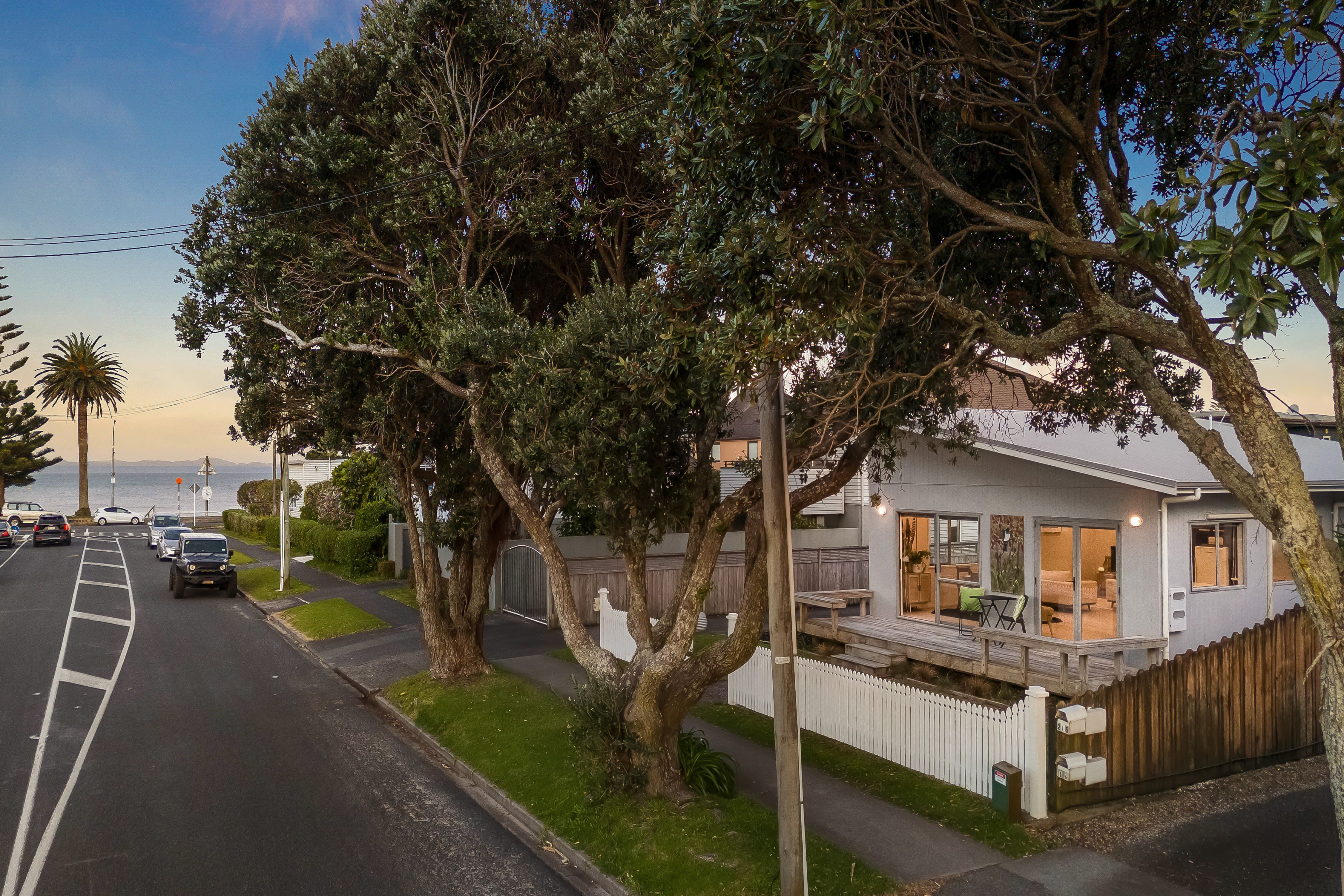 4A Eastern Beach Road, Eastern Beach, Manukau City