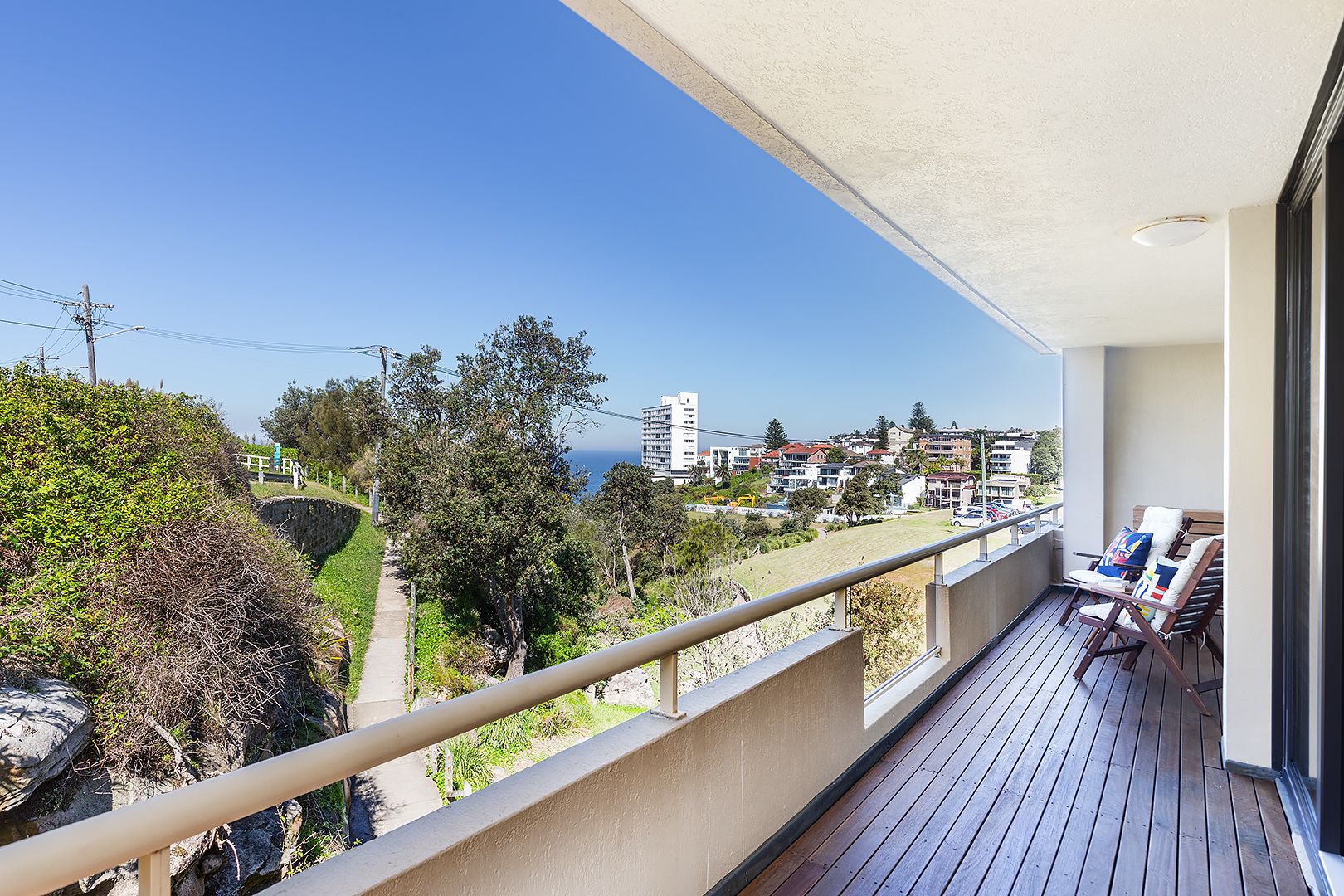 22/42-46 Diamond Bay Road — photo 4 of 20