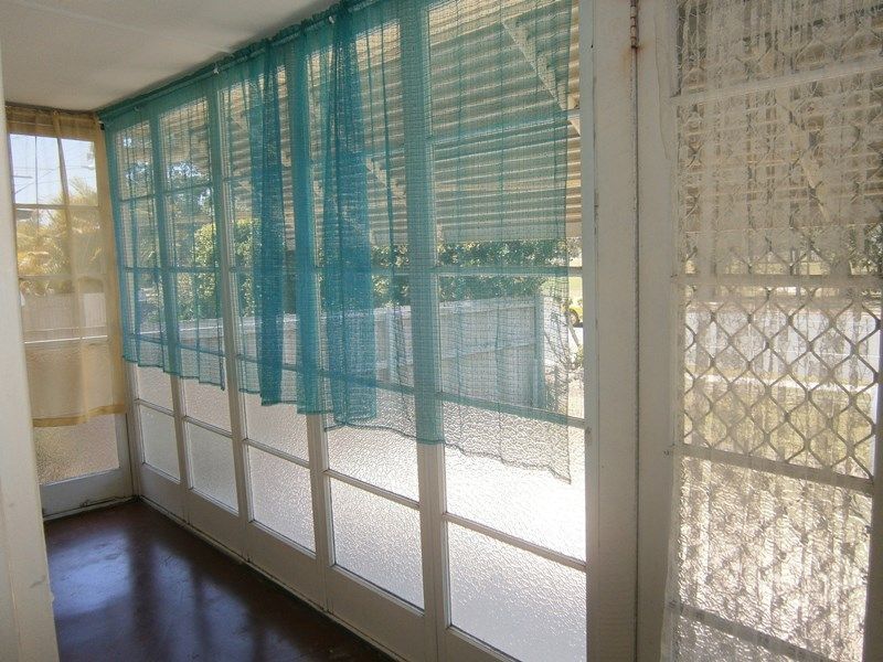 17 Scarborough Road, Redcliffe, QLD 4020