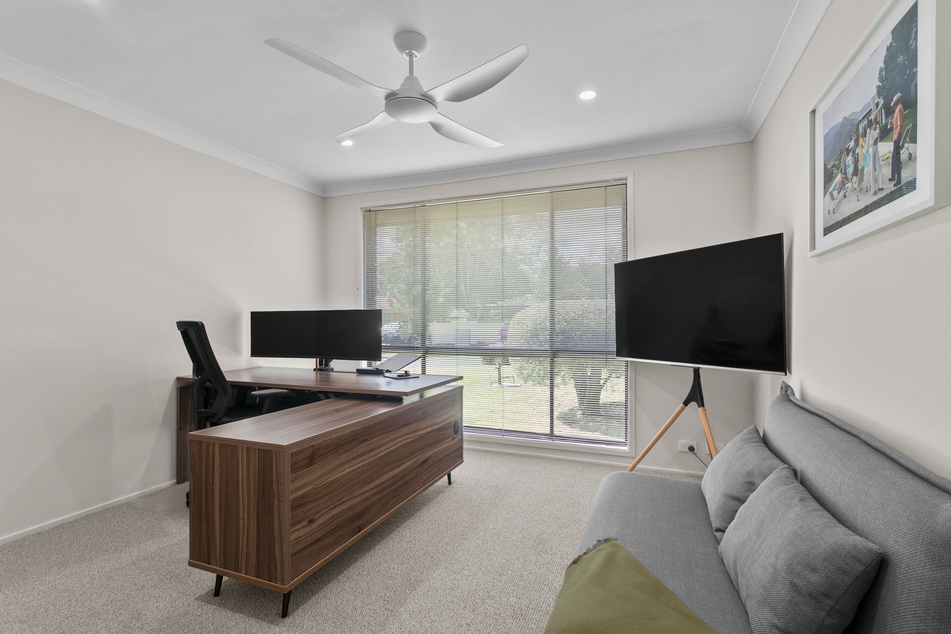 256 Tongarra Road — photo 7 of 11