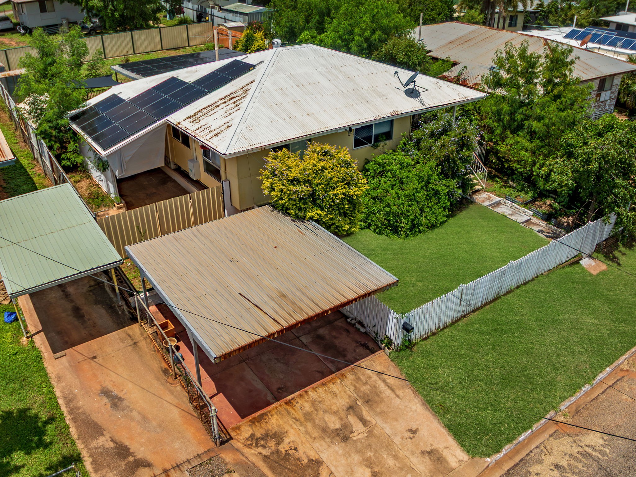 10 Rosella Avenue, Townview, QLD 4825