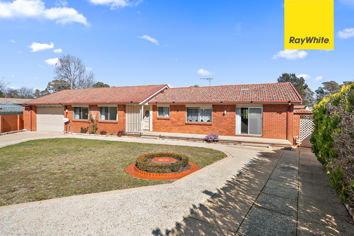 8 Jevons Place, Page, ACT 2614