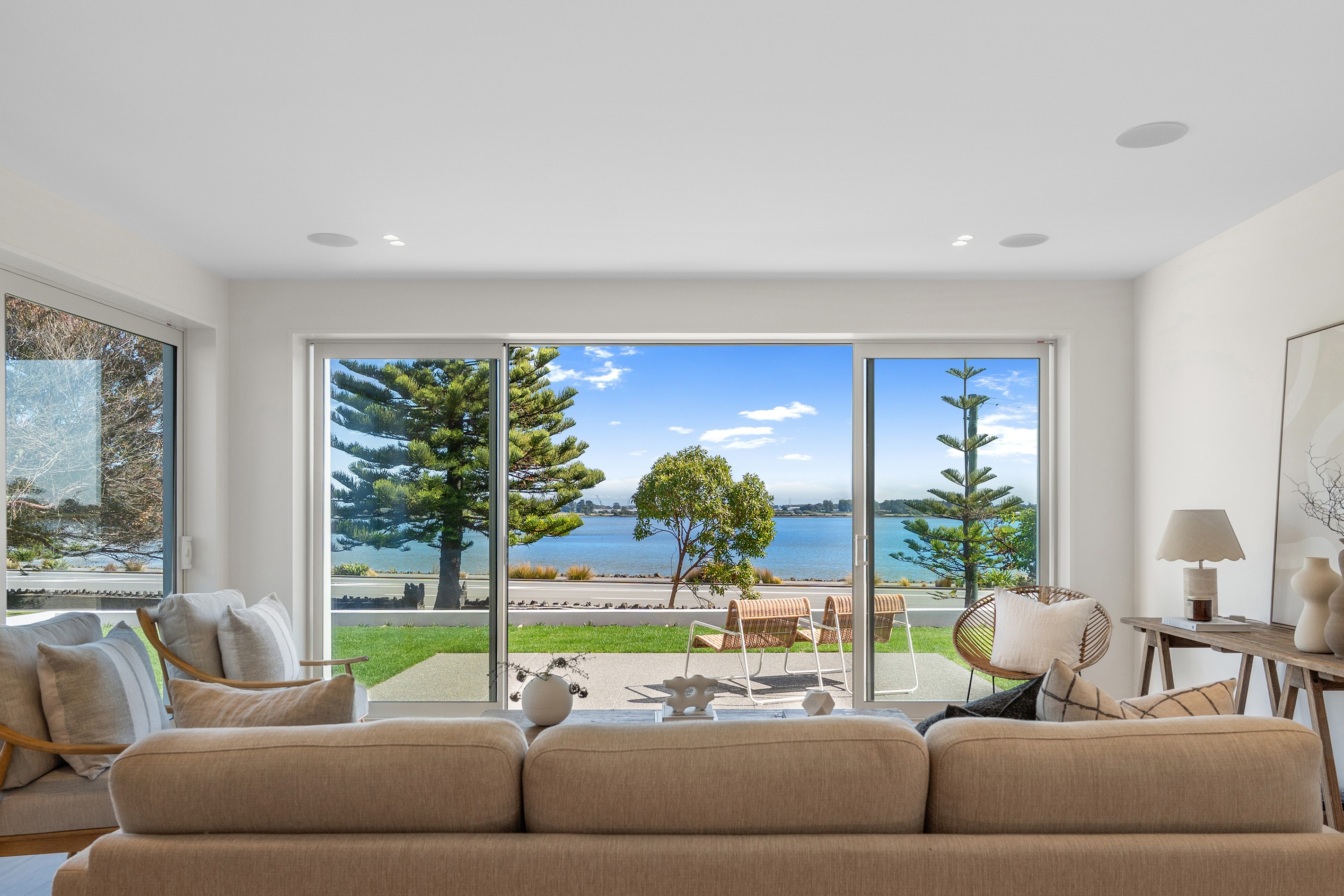 2/1 The Brae, Mount Pleasant, Christchurch City