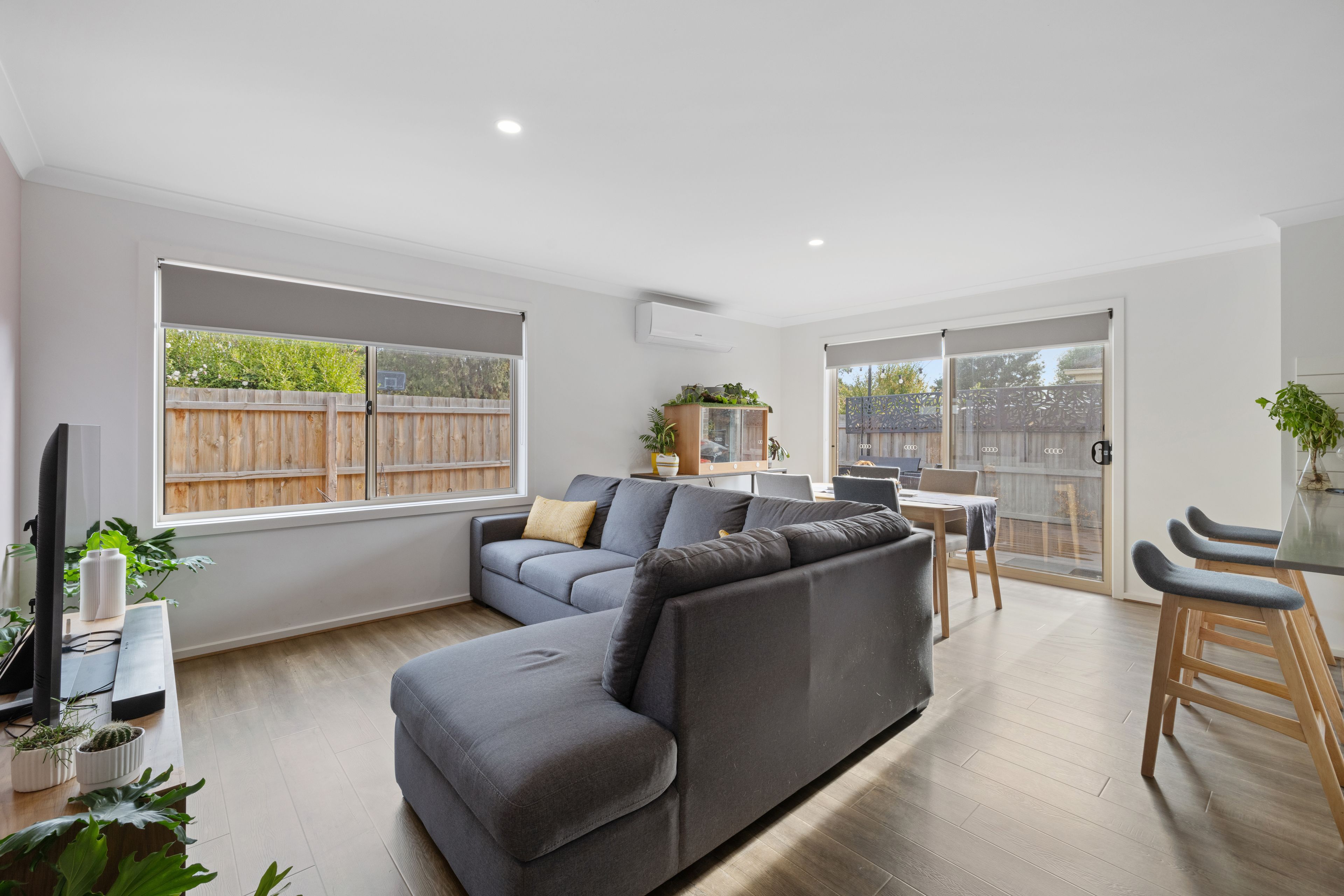 2/11 Parkes Street — photo 5 of 14