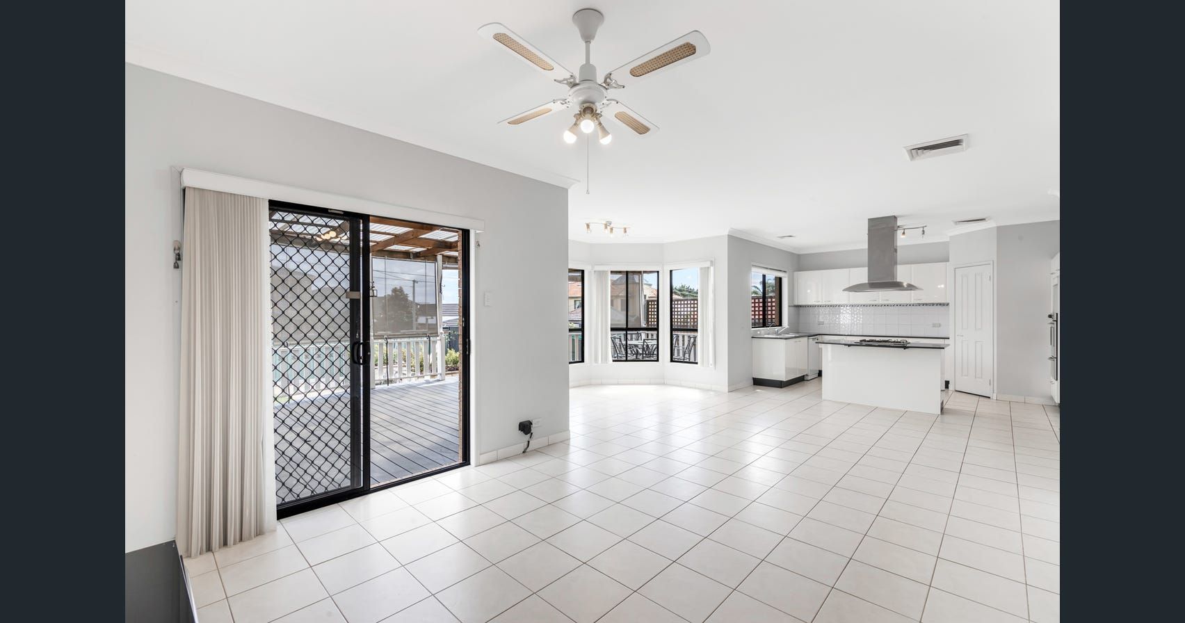 115 Bayview Avenue — photo 3 of 13