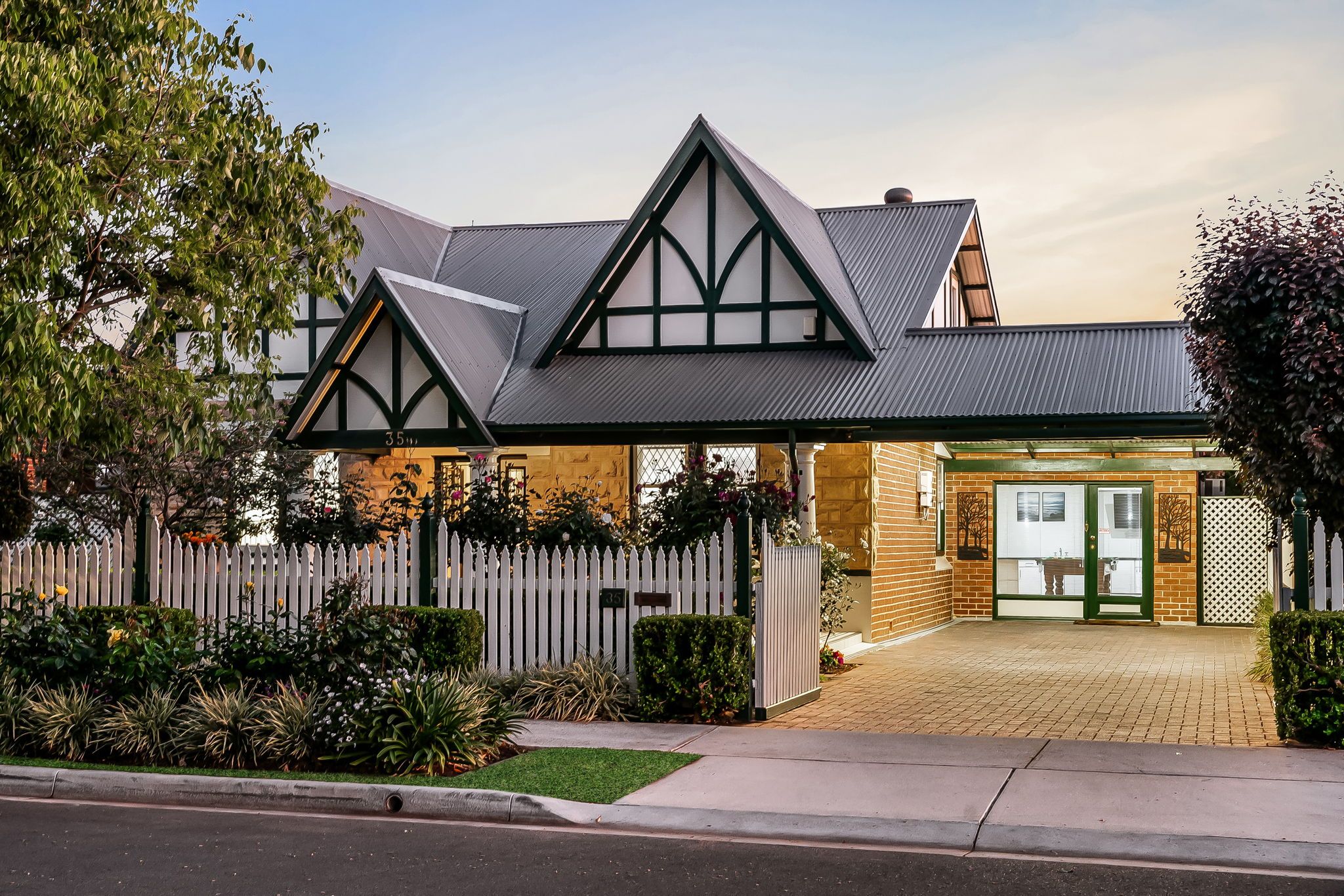 35 Shirley Avenue , Woodville West SA 5011