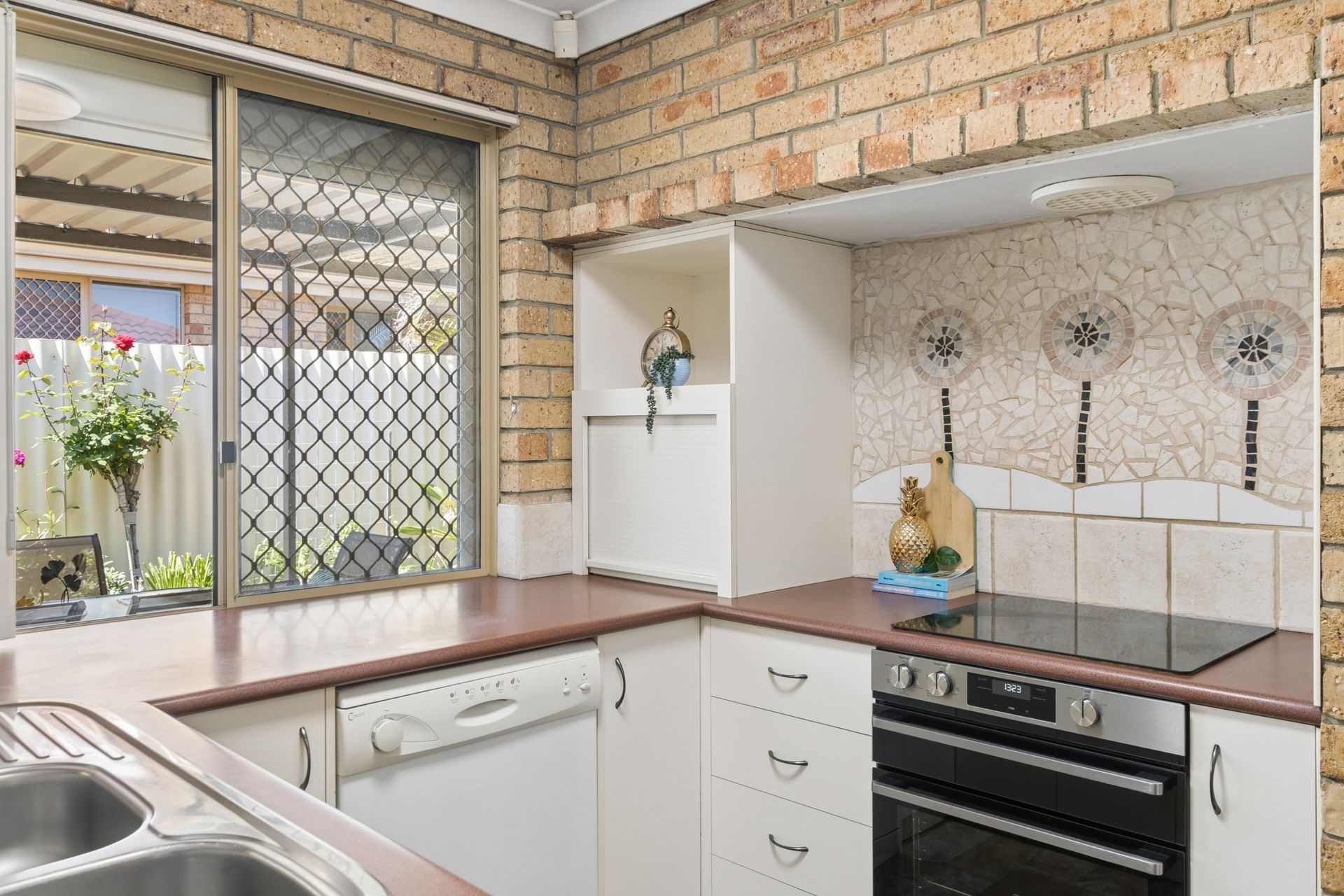241 Belgravia Street — photo 19 of 30