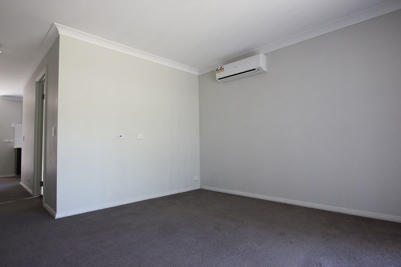 12 Bellona Walk, Glenfield, NSW 2167